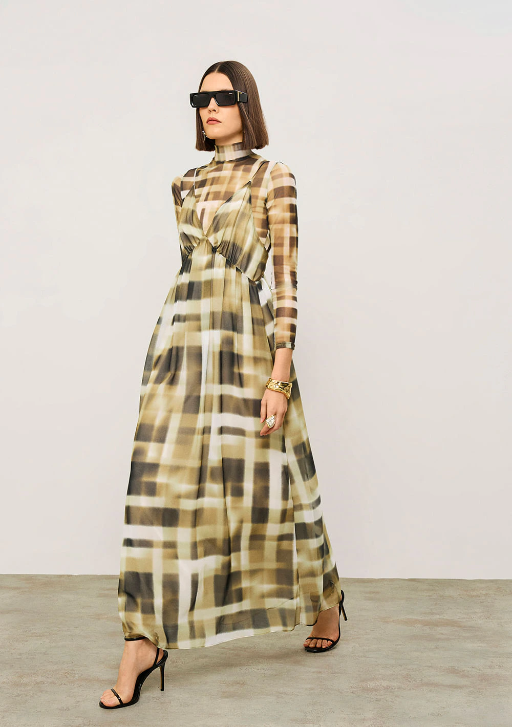Vestido Iódice Solto Decote V Com Alça Longo Bege