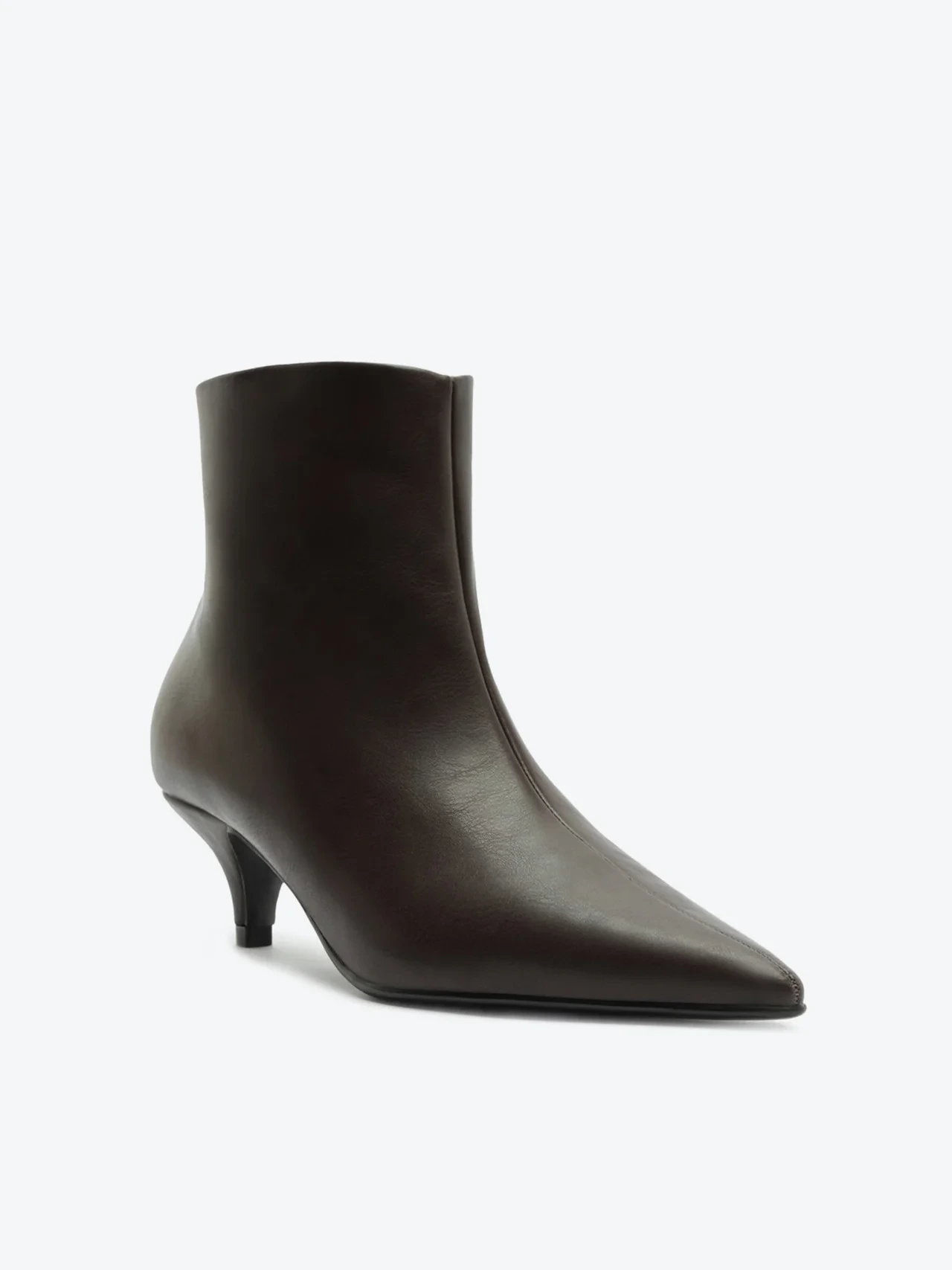 Bota Salto Fino Marrom