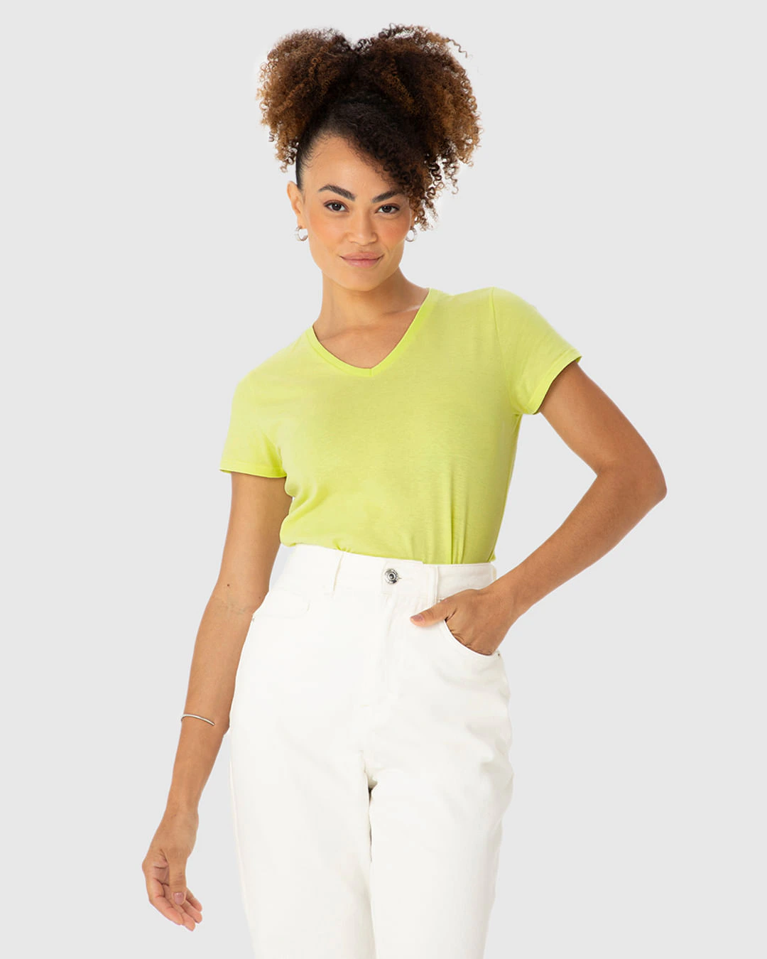 Camiseta Básica Feminina Slim Decote V Em Algodão