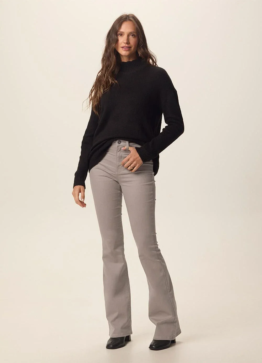 Malwee - Calça Flare em Sarja Taupe