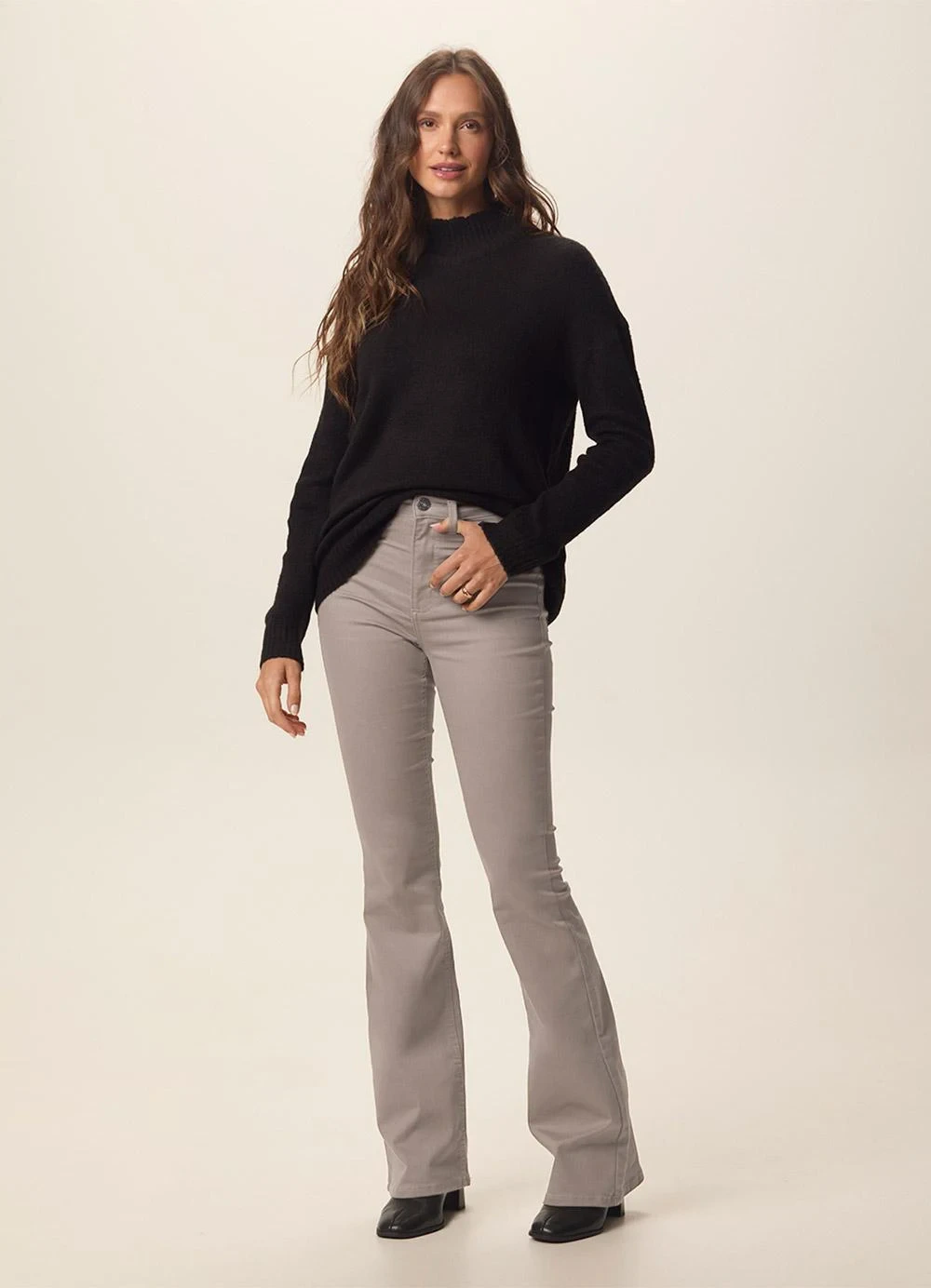 Malwee - Calça Flare em Sarja Taupe