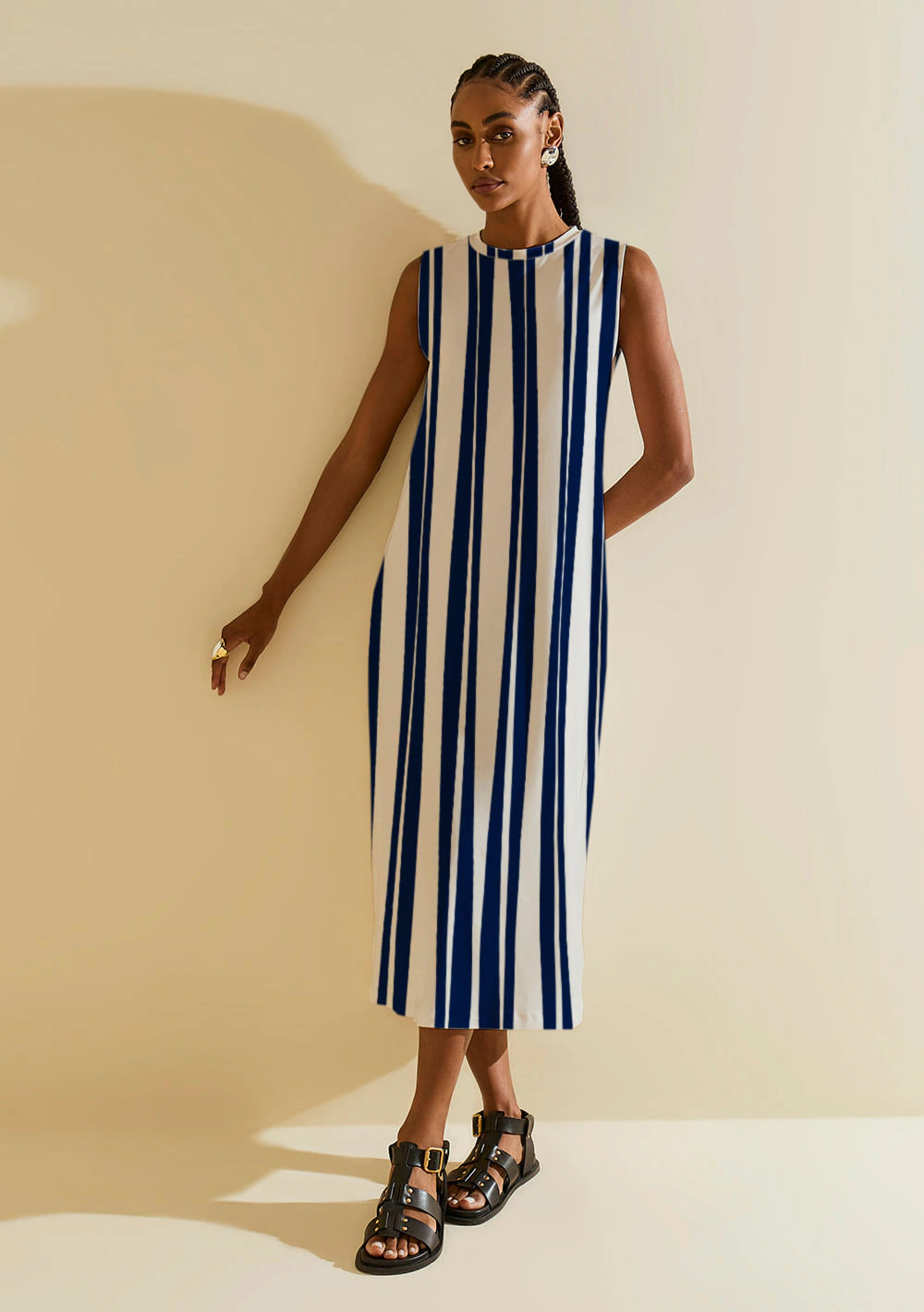 Vestido Morena Rosa Solto Decote Careca Sem Manga Midi Bege