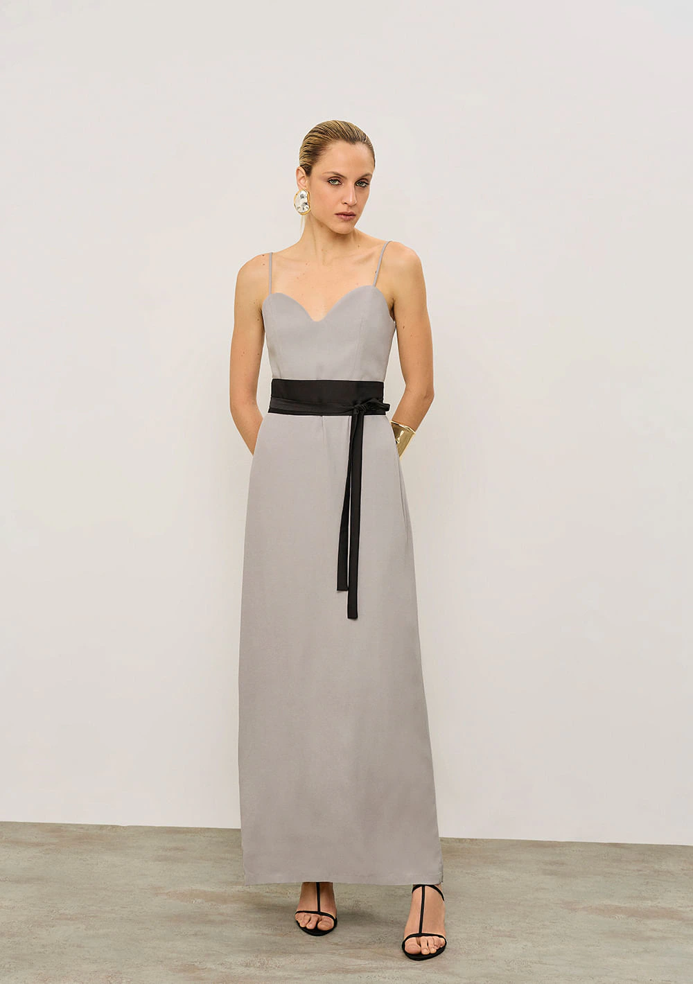 Vestido Iódice Ajustado Decote V Com Alça Longo Cinza