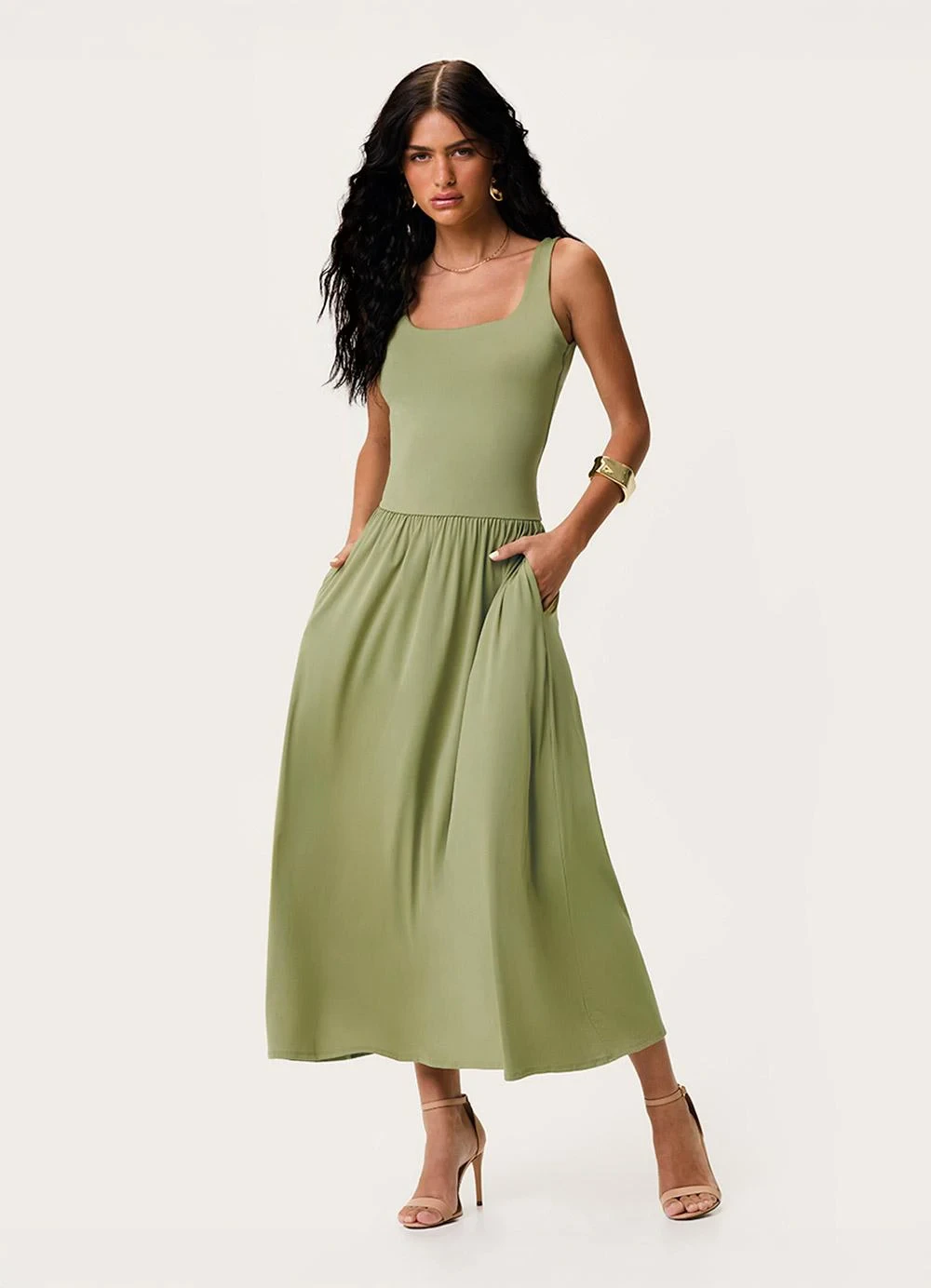 Enfim - Vestido Mídi Evasê em Malha Verde Menta