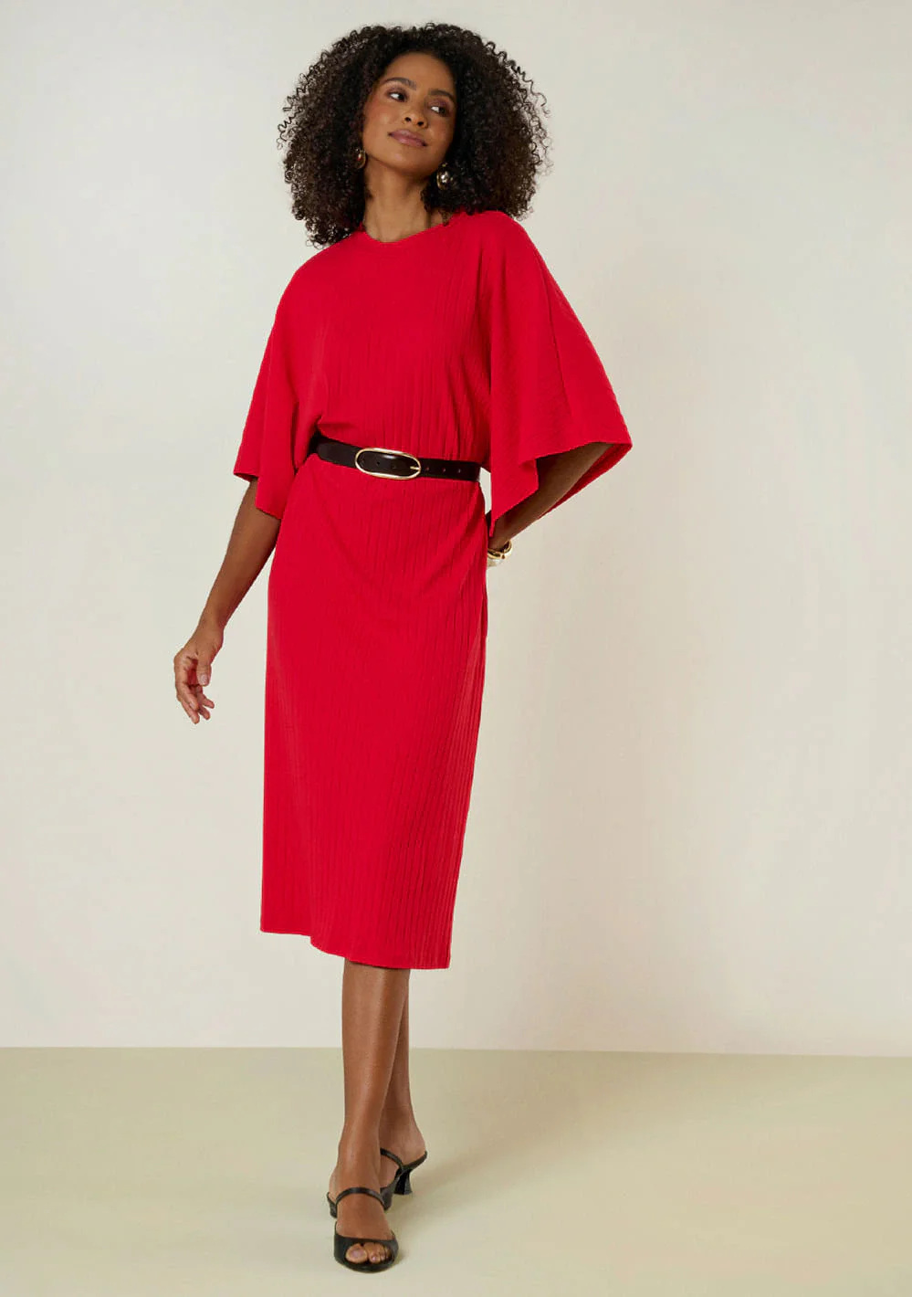Vestido Maria.Valentina Solto Decote Careca Manga Curta Midi Vermelho