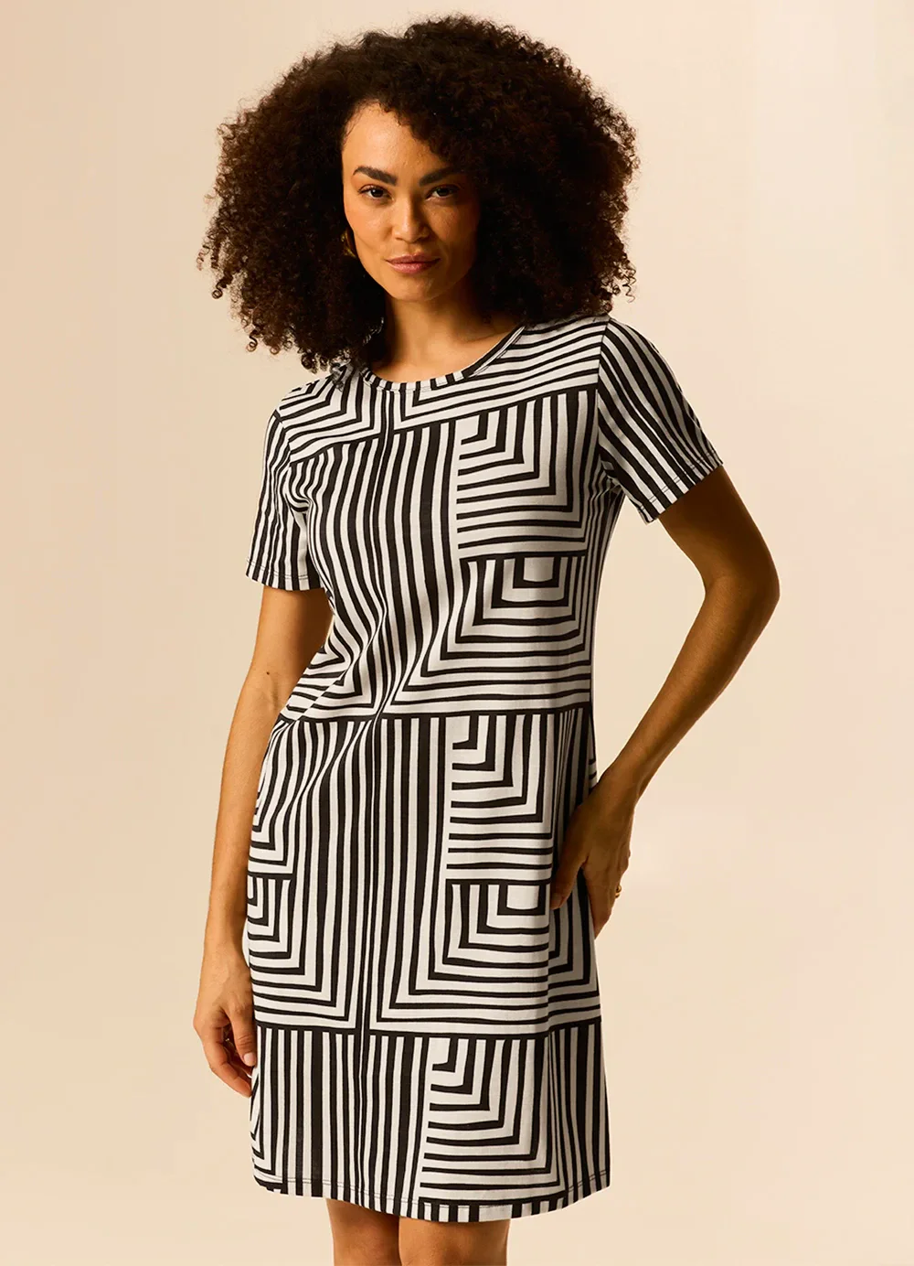 Malwee - Vestido Curto Geométrico em Malha Off White