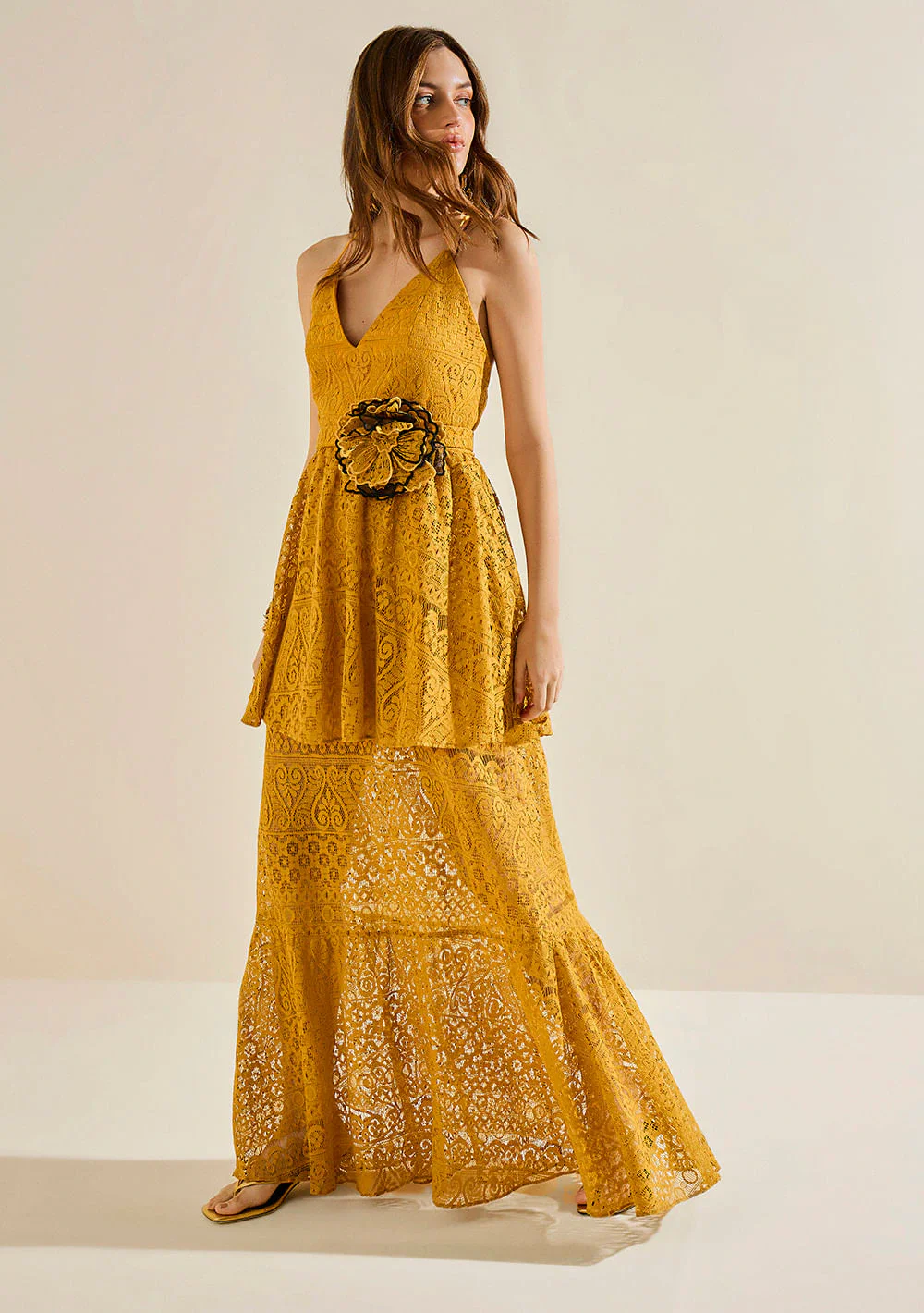 Vestido Morena Rosa Ajustado Decote V Com Alça Longo Amarelo