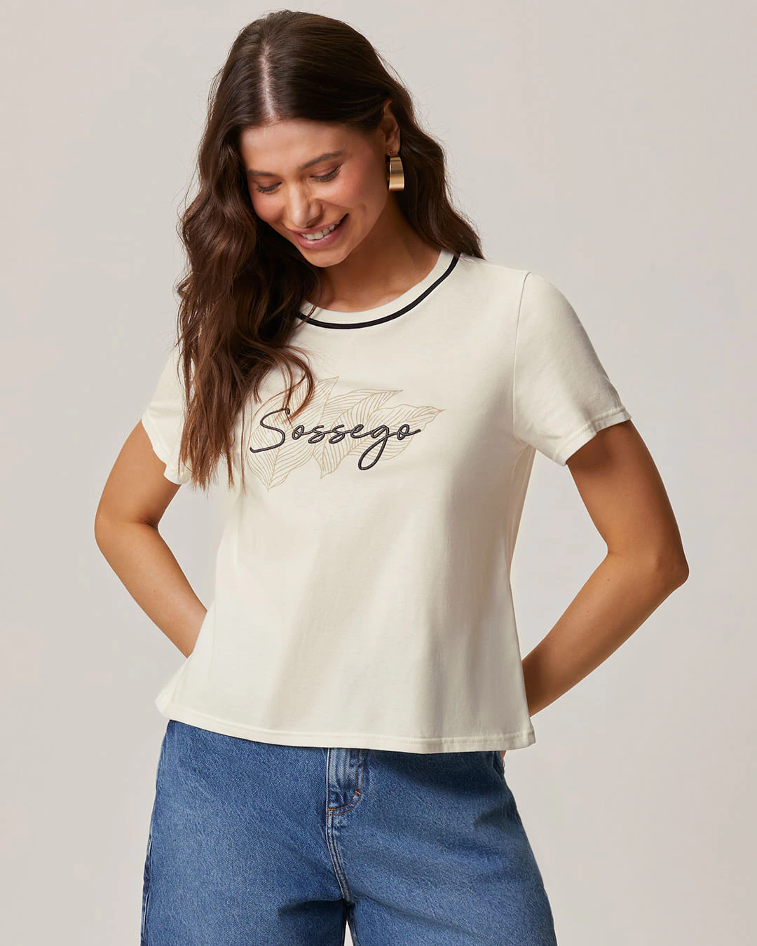 Camiseta Feminina Gola Listra Estampa Sossego Em Algodão