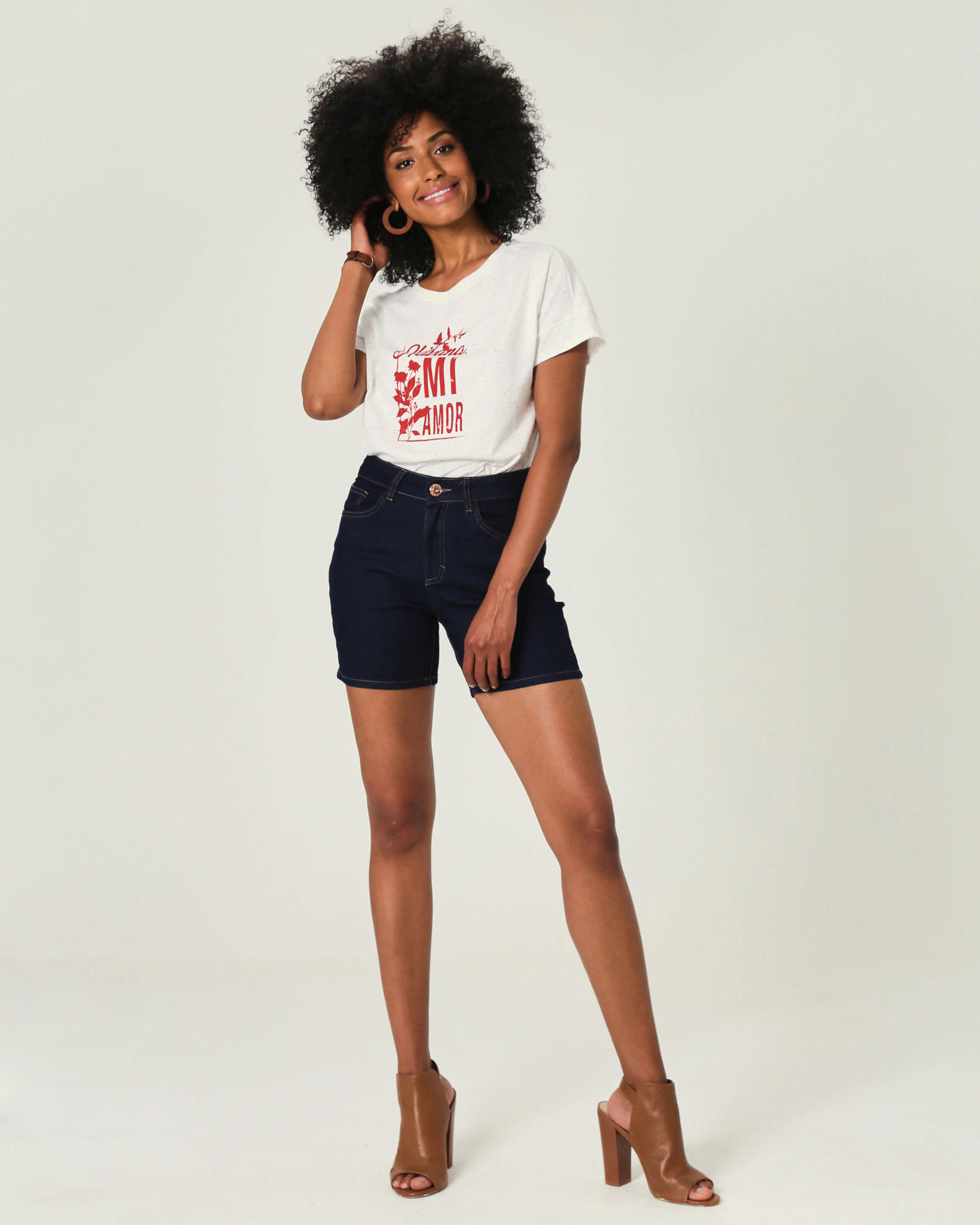 Bermuda Feminina Cintura Média Em Jeans Com Elastano