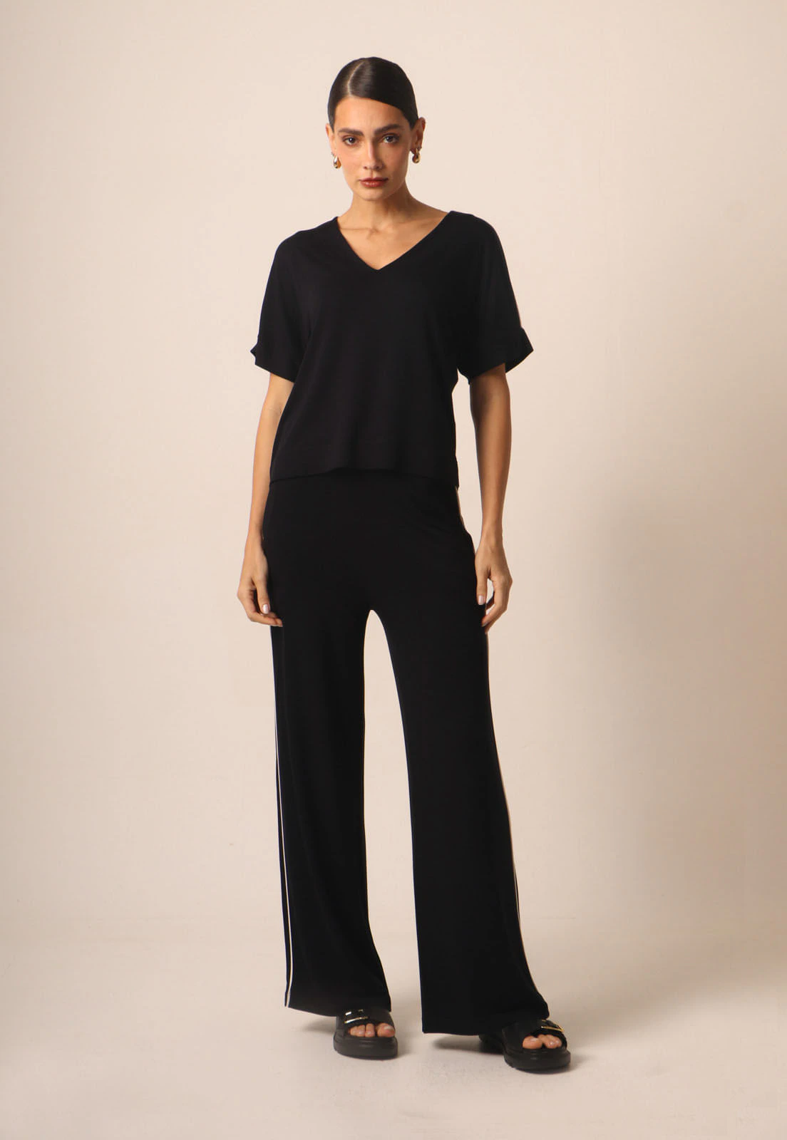 Calça Wide Leg Com Detalhe em Vivo