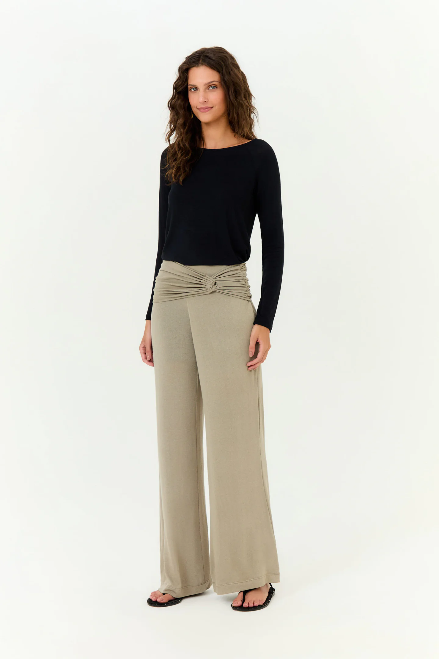Calça Pantalona Detalhe Franzido