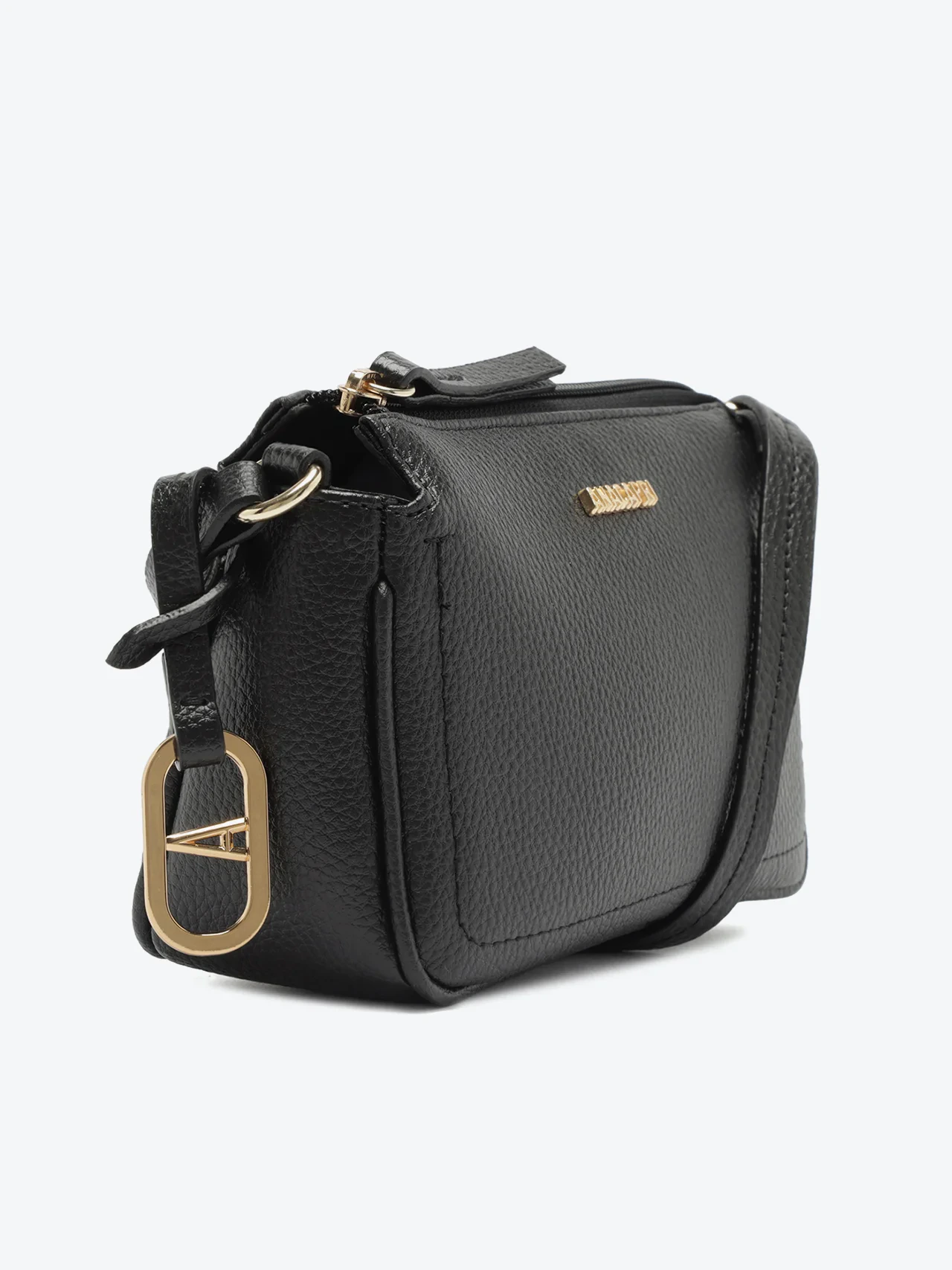 Bolsa Tiracolo Média Texturizada Metais Dourados Preta