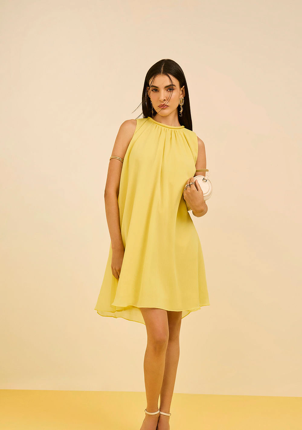 Vestido Zinco Solto Cava Francesa Sem Manga Curto Amarelo