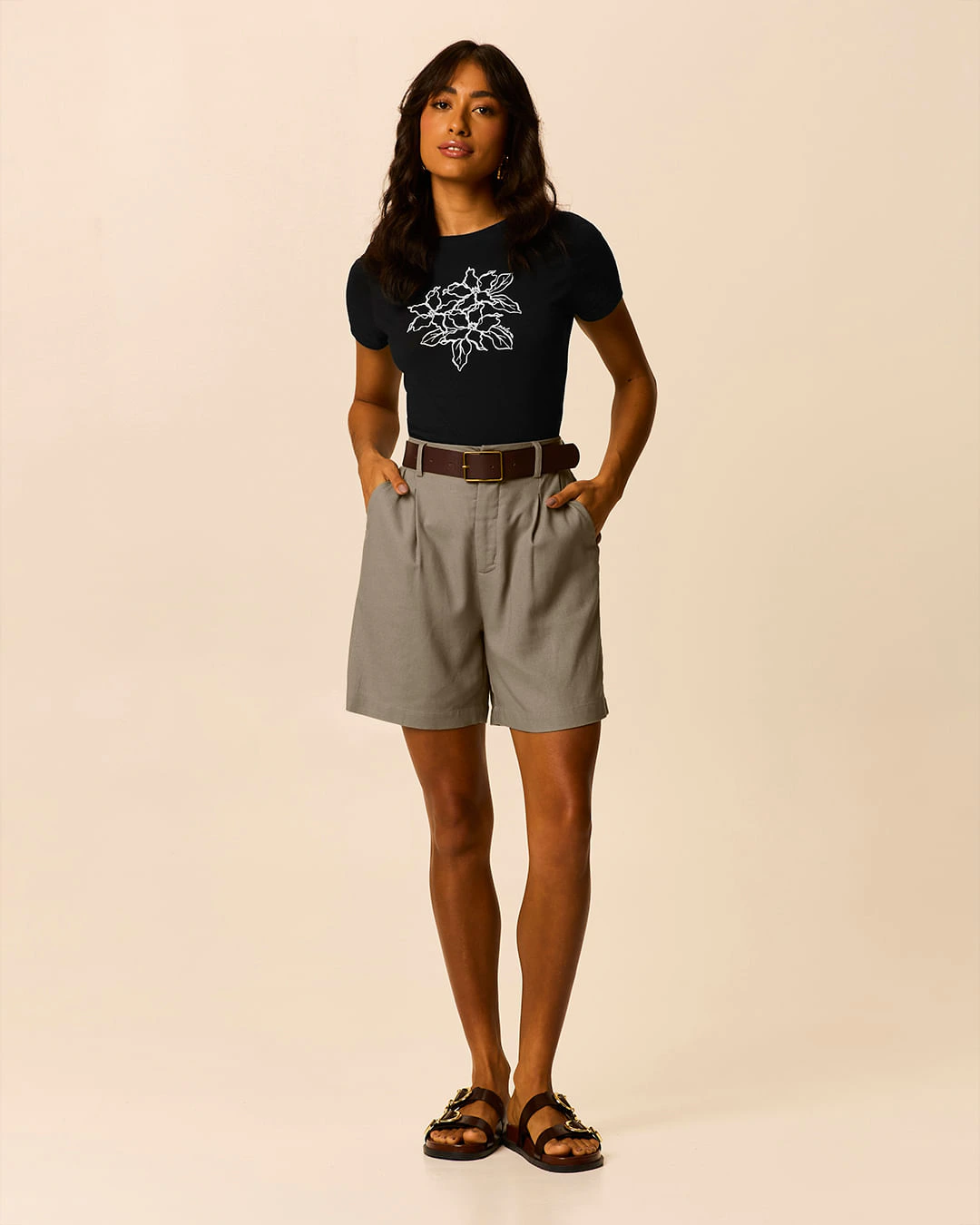Shorts Feminino Reto Bolso Faca Acompanha Cinto Em Viscolinho