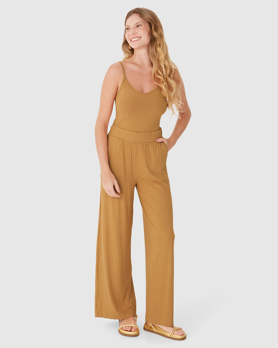 Calça Wide Leg Feminina Cintura Alta Em Malha Canelada De Viscose