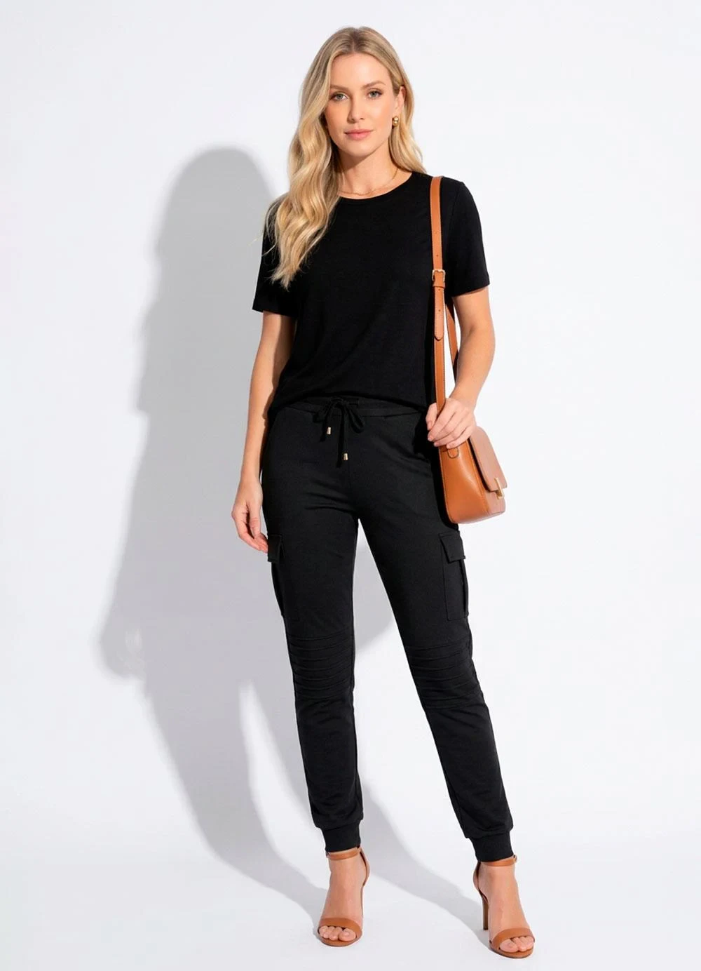 Quintess - Blusa Preto com Mangas Curtas
