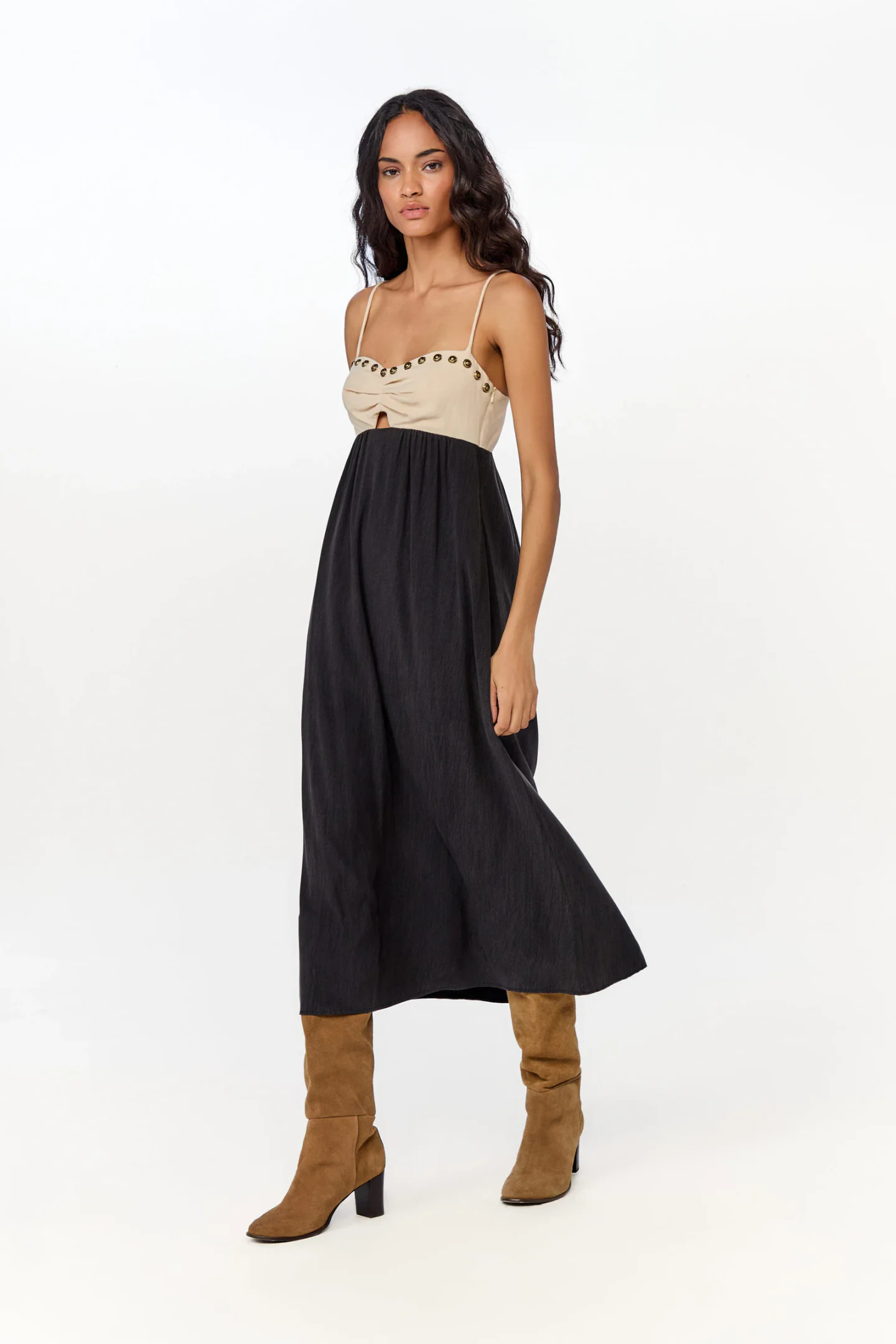 Vestido Midi Decote Vazado