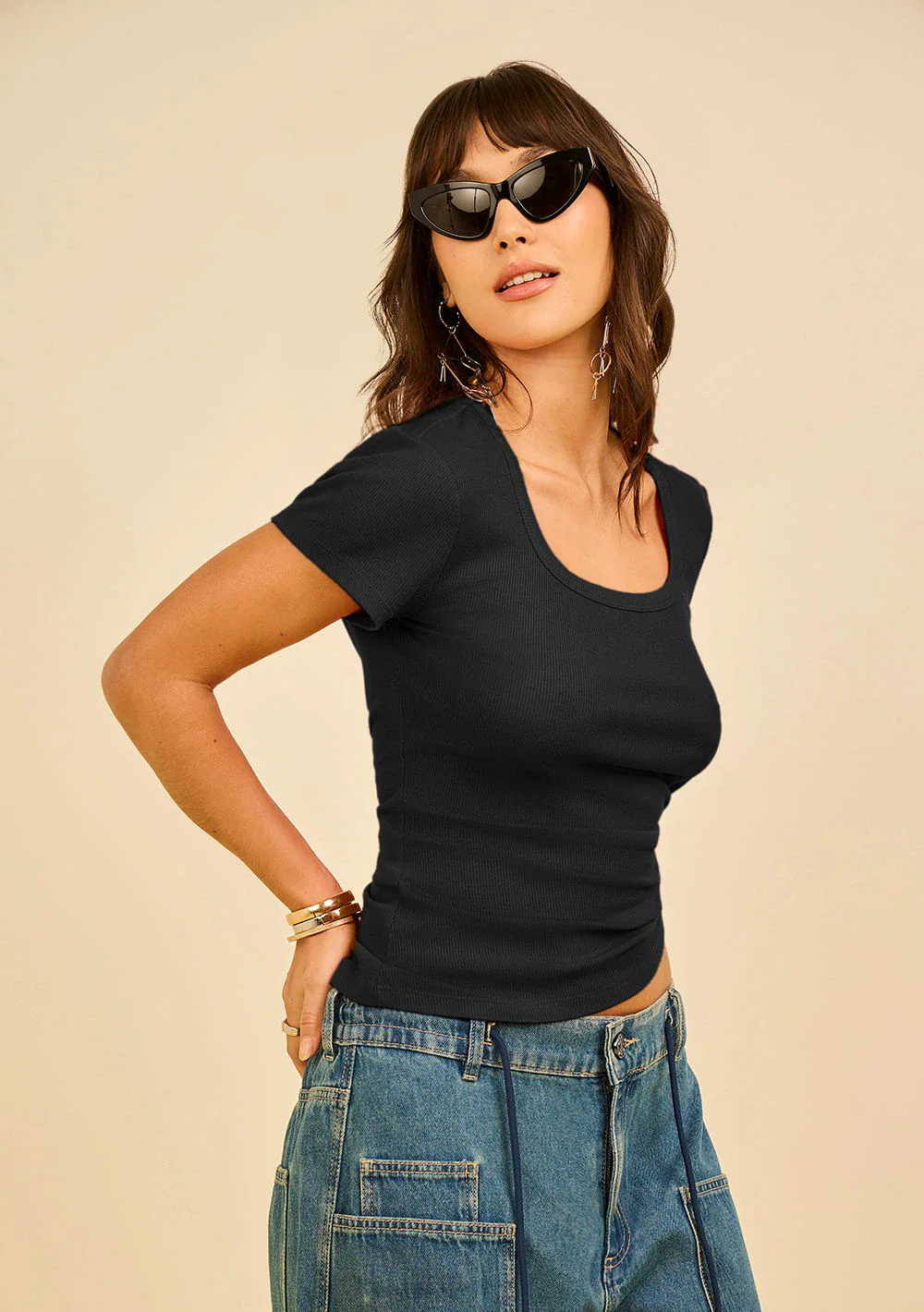 Blusa Zinco Ajustada Decote Careca Manga Curta Padrão Preto