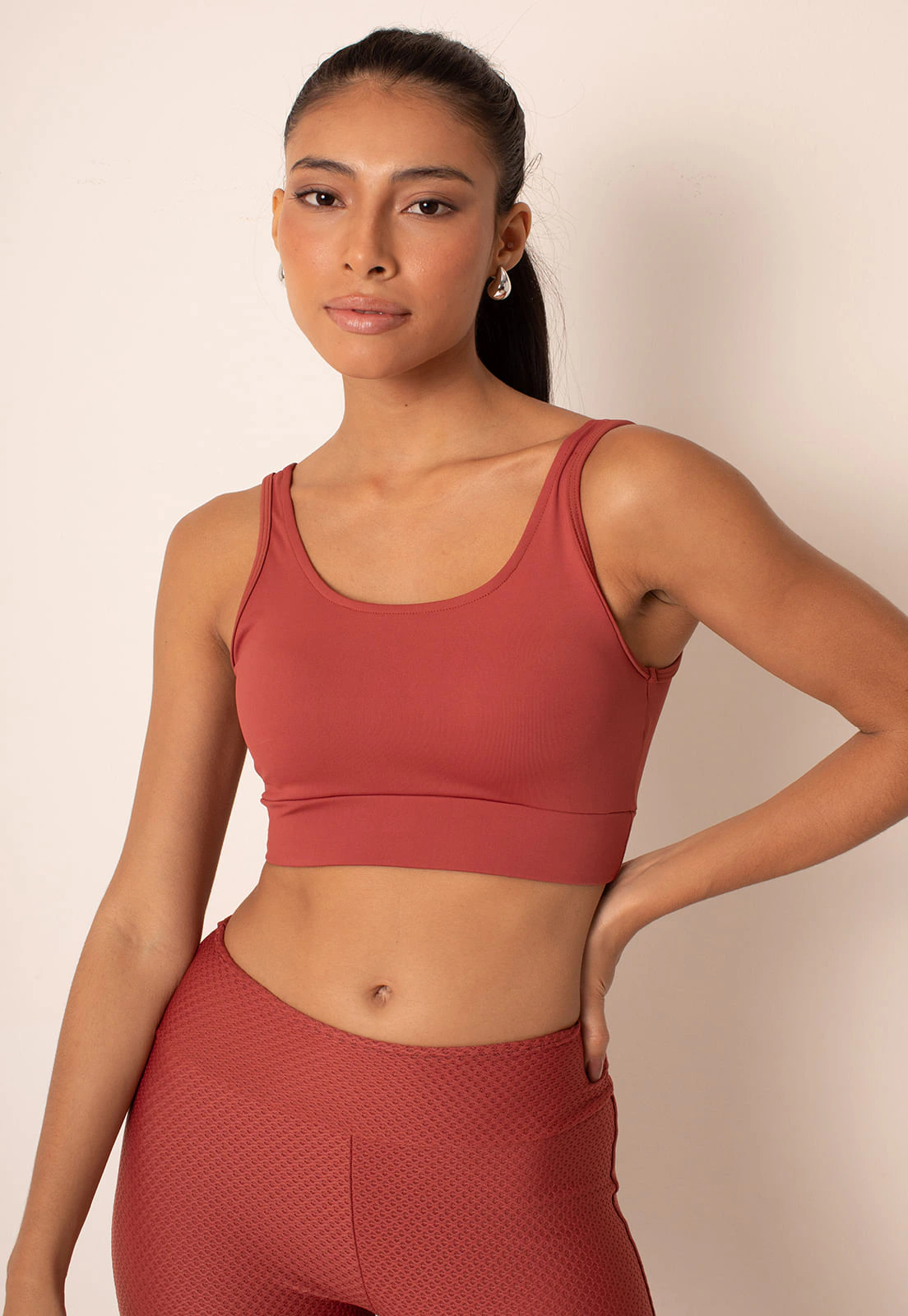 Top Fitness Compress Com Bojo e Decote V nas Costas