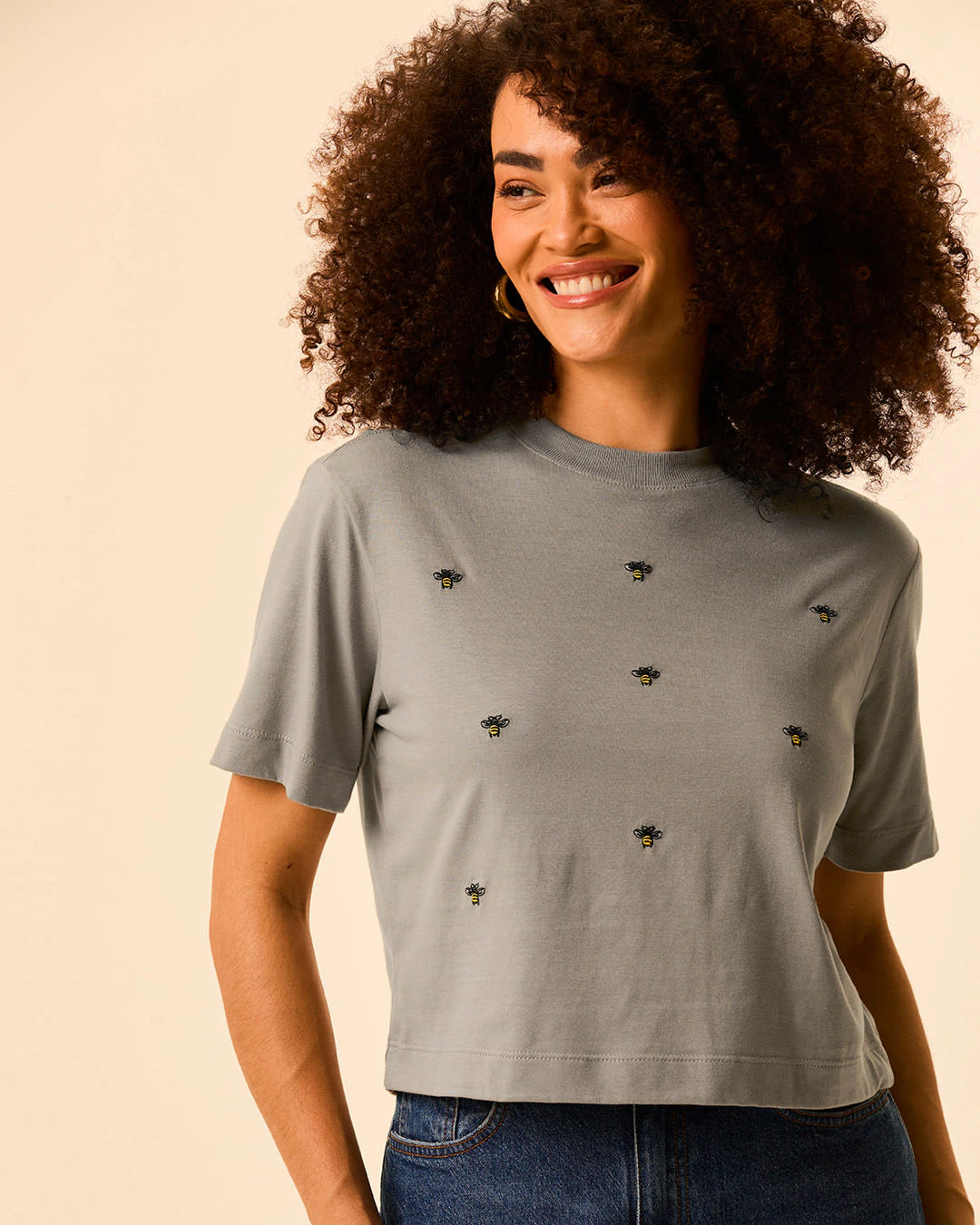 Camiseta Feminina Box Estampa Com Bordados Em Algodão