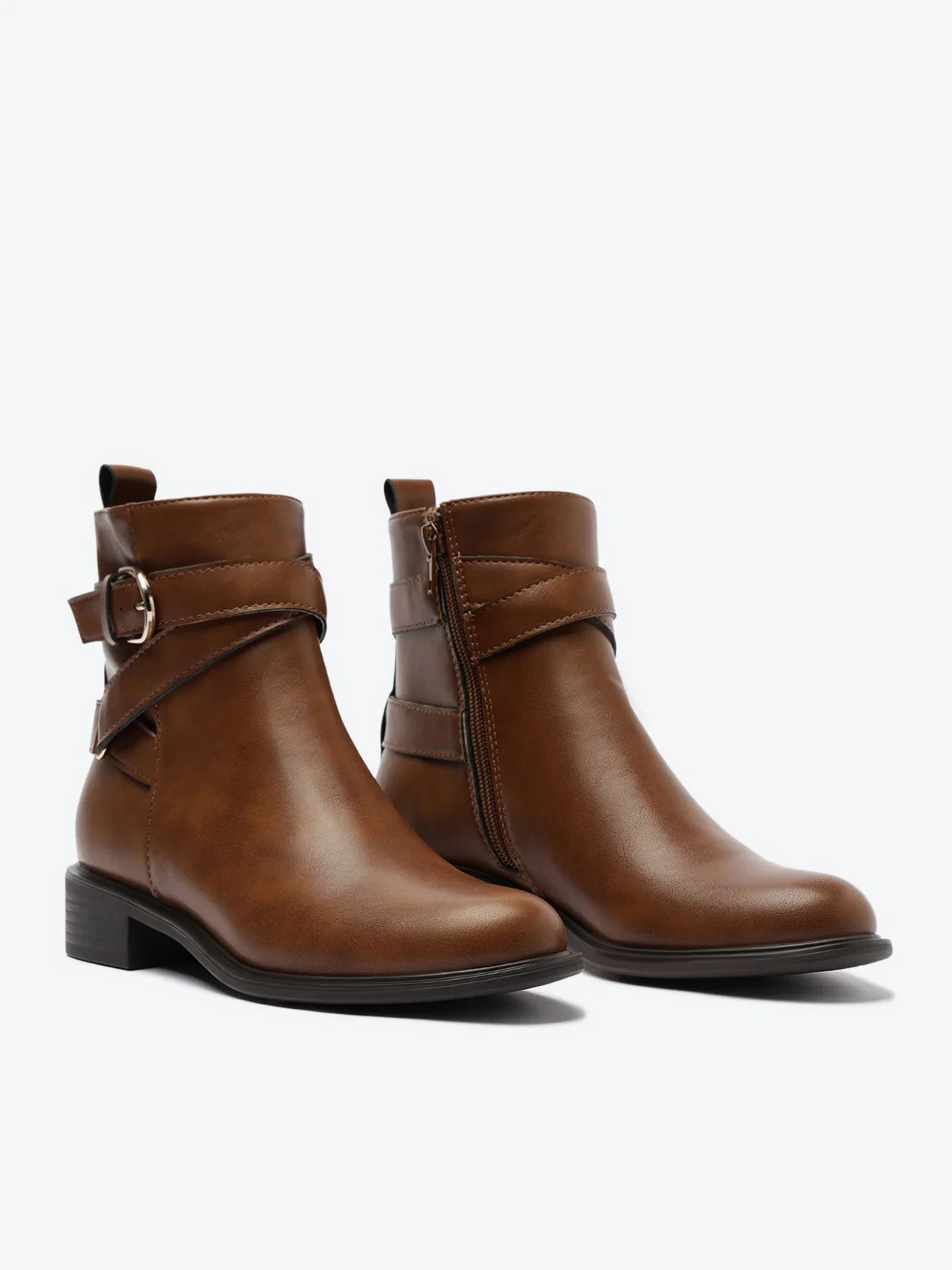 Bota Cano Curto Fivela Marrom