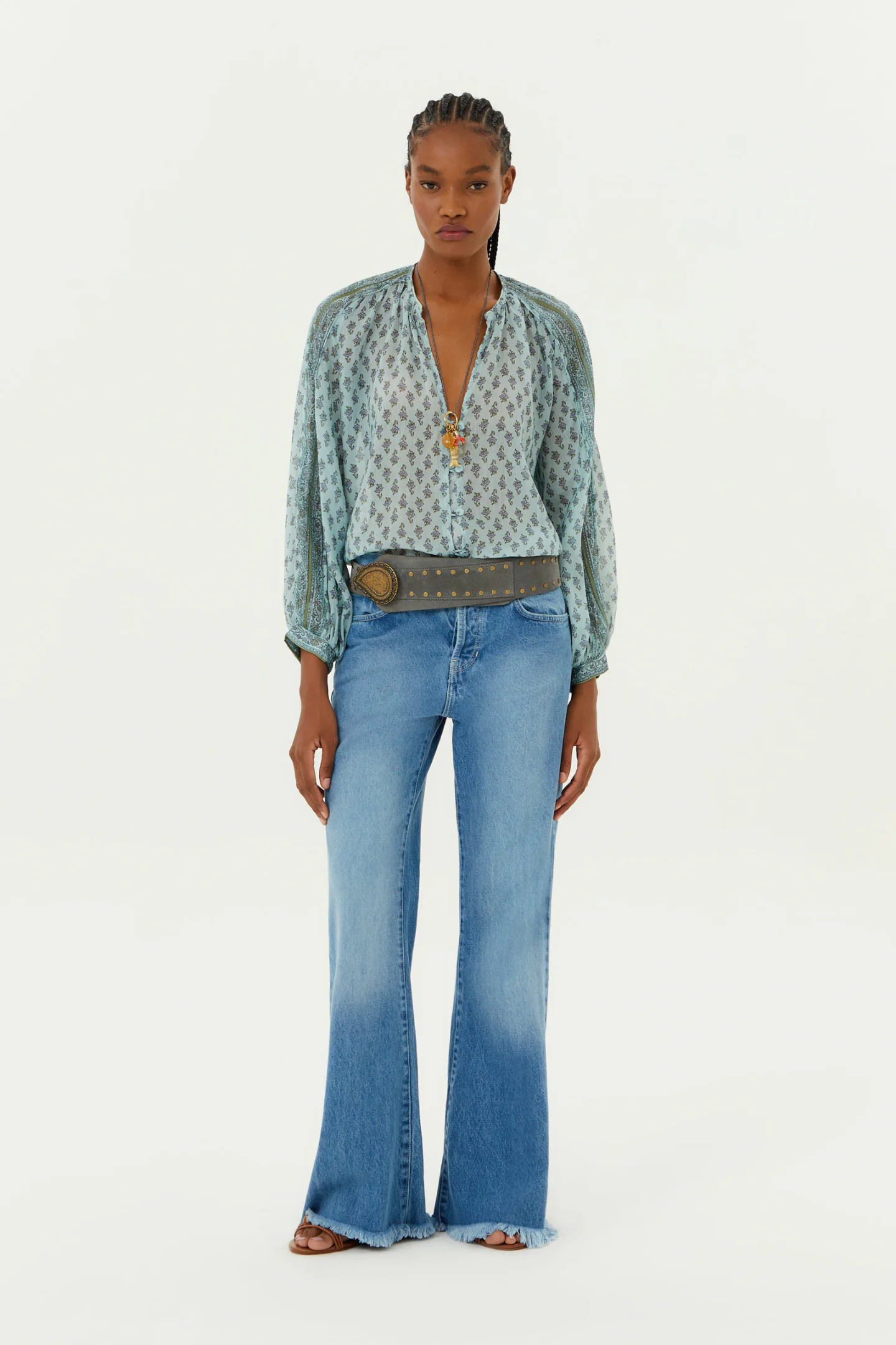 Calça Jeans Flare Botões Braguilha