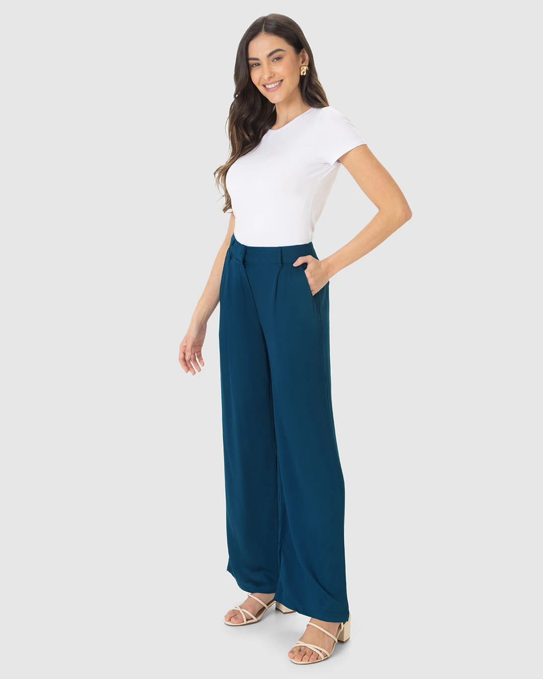 Calça Reta Feminina Bolso Faca Em Viscose Sarjada