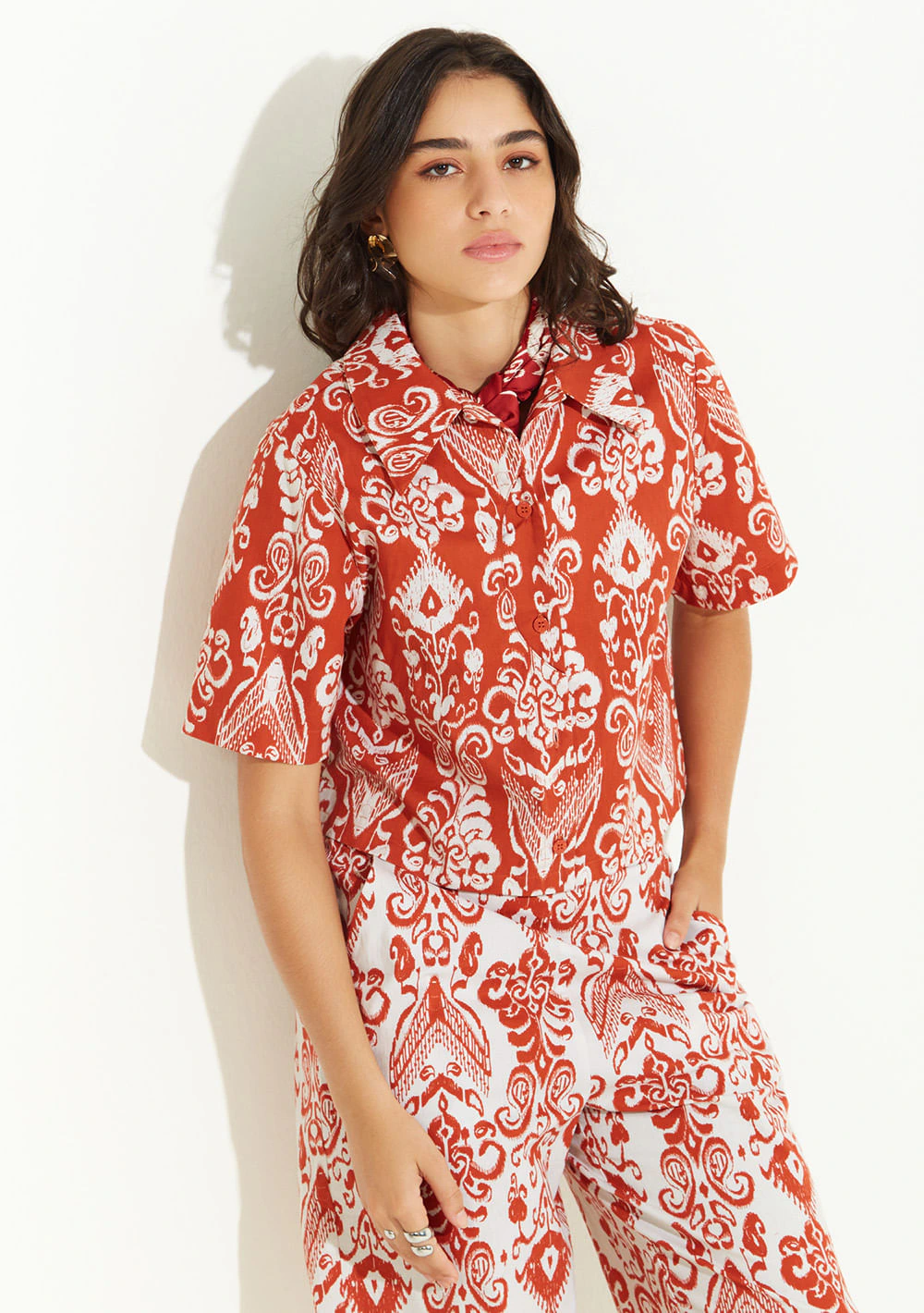Camisa Zinco Solta Gola Tradicional Manga Curta Cropped Vermelho