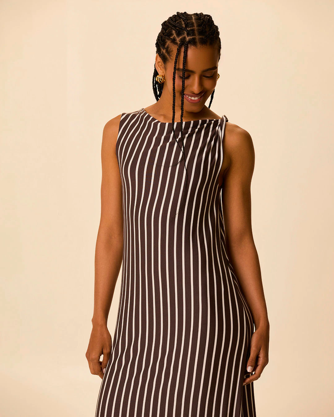 Vestido Midi Feminino Detalhe Torção Na Alça Em Viscose Listrada