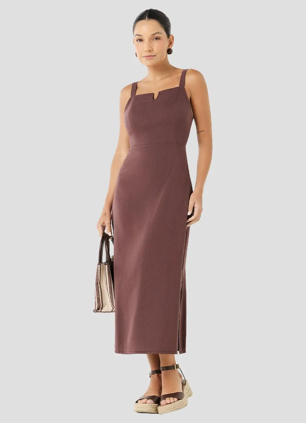 Cereja Rosa - Vestido Midi em Viscose Linho com Alças Marrom