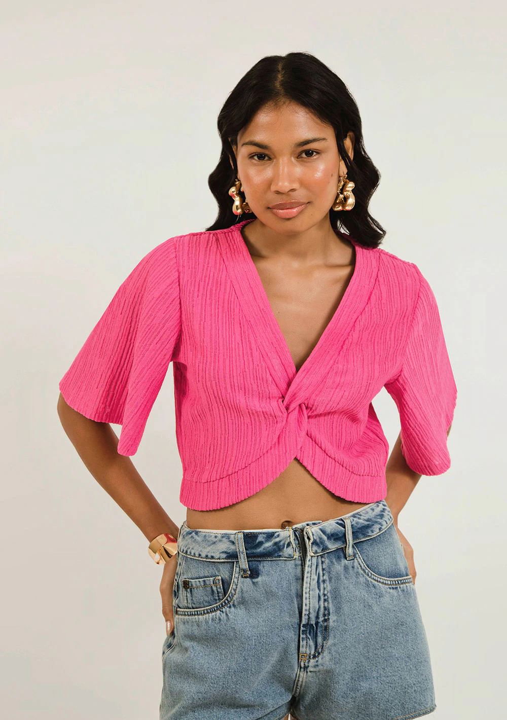 Blusa Zinco Decote V Manga Curta Detalhe Torção Rosa
