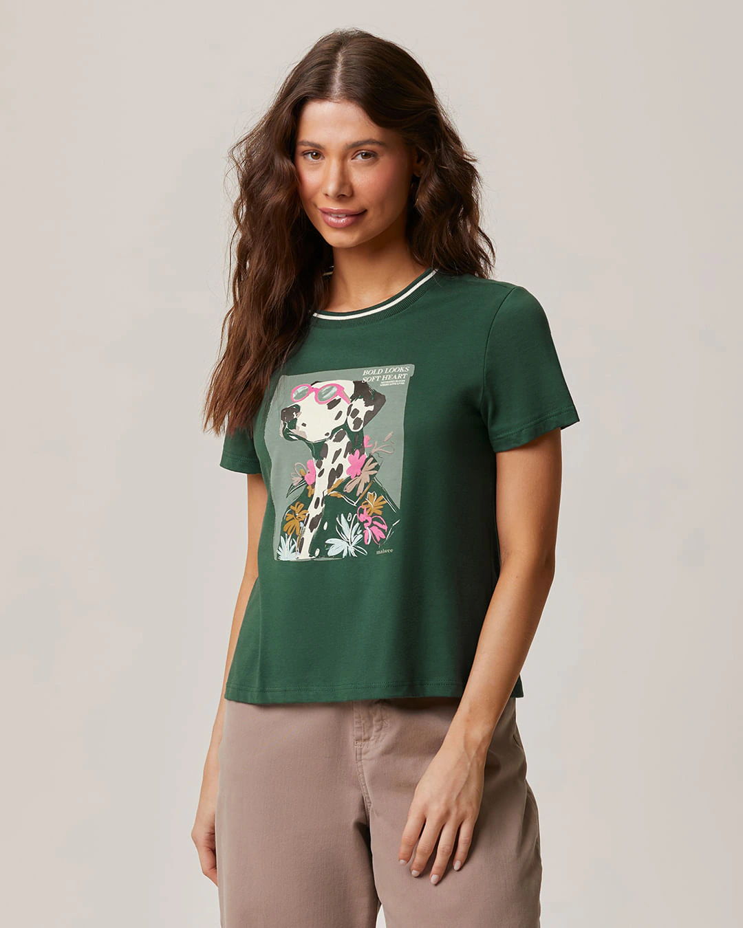 Camiseta Feminina Gola Retilínea Estampa Frontal Em Algodão