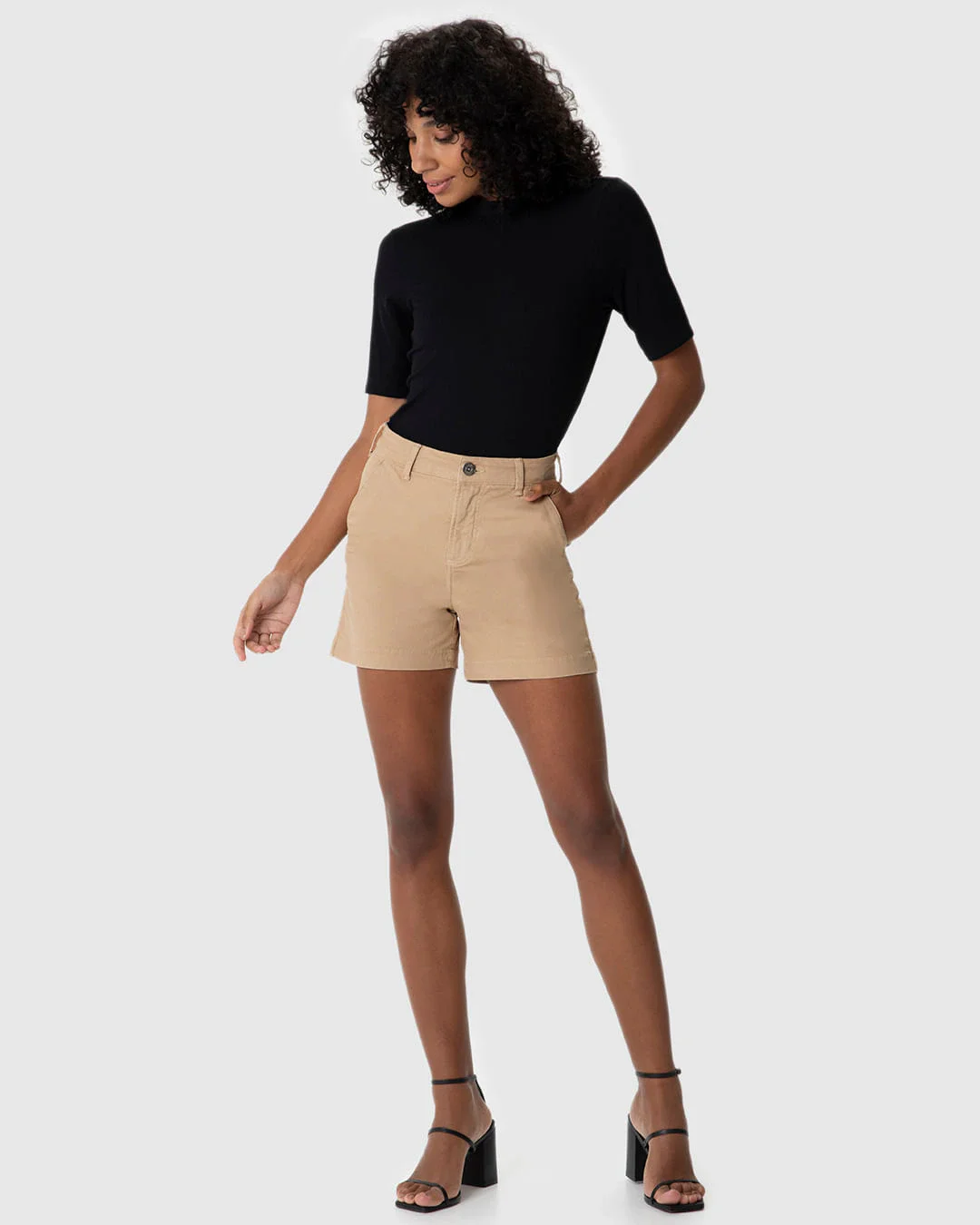 Shorts Feminino Alfaiataria Cintura Alta Em Sarja Com Elastano