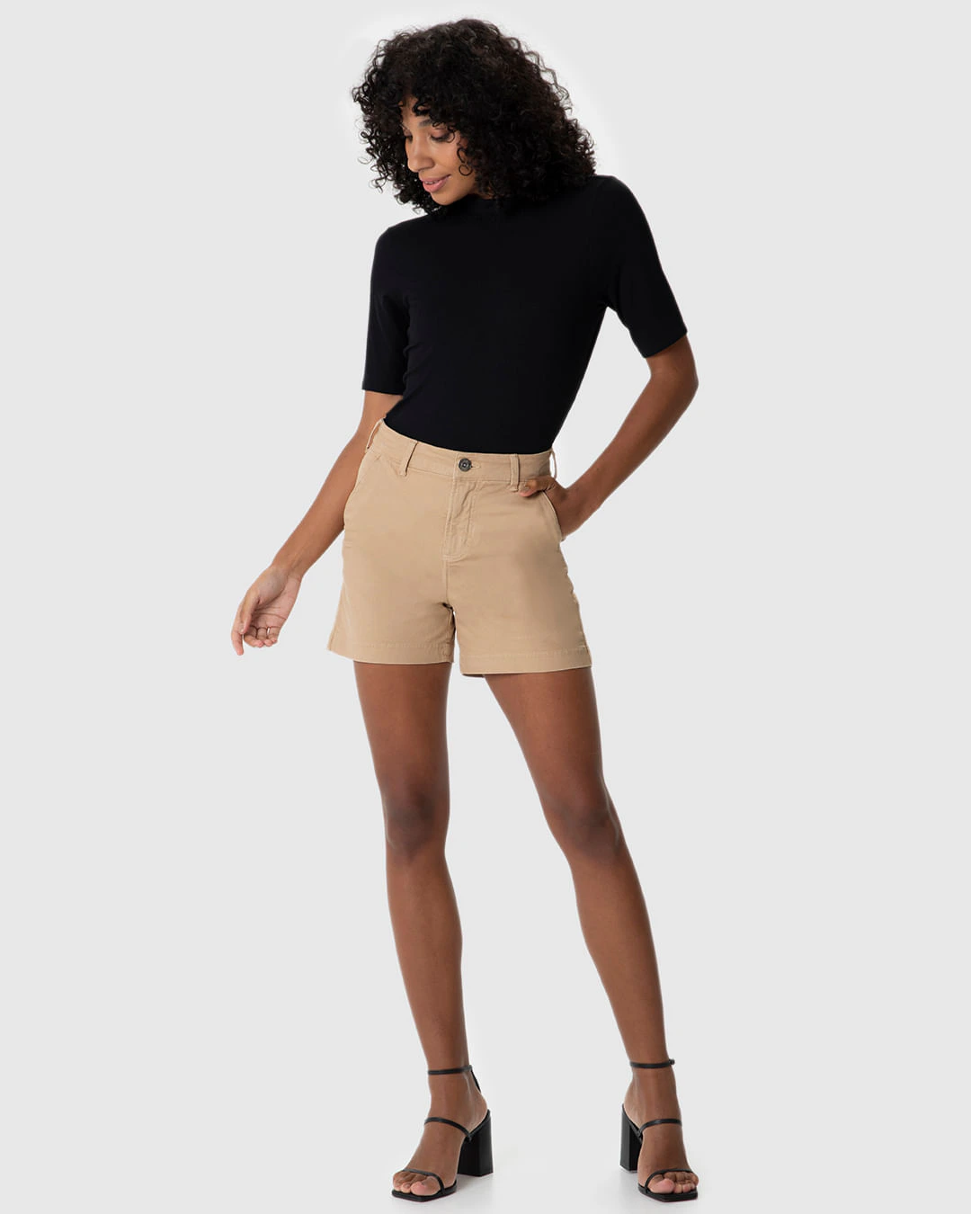 Shorts Feminino Alfaiataria Cintura Alta Em Sarja Com Elastano