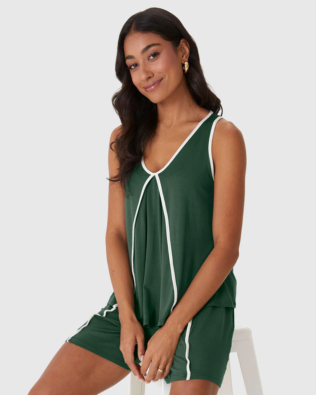 Regata Feminina Evasê Detalhe Costura Contraste Em Viscose Stretch