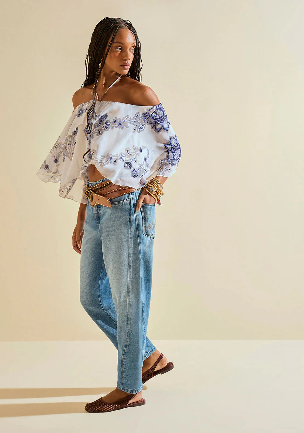 Blusa Morena Rosa Solta Ombro A Ombro Manga Longa Padrão Azul