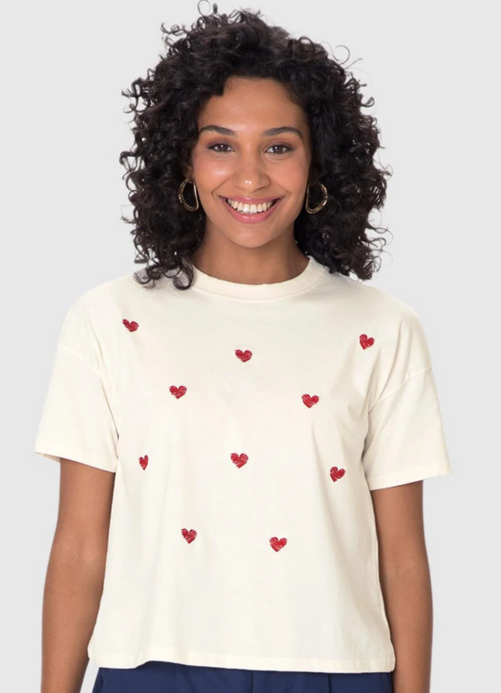 Malwee - Camiseta Ampla Coração Bordado Off White