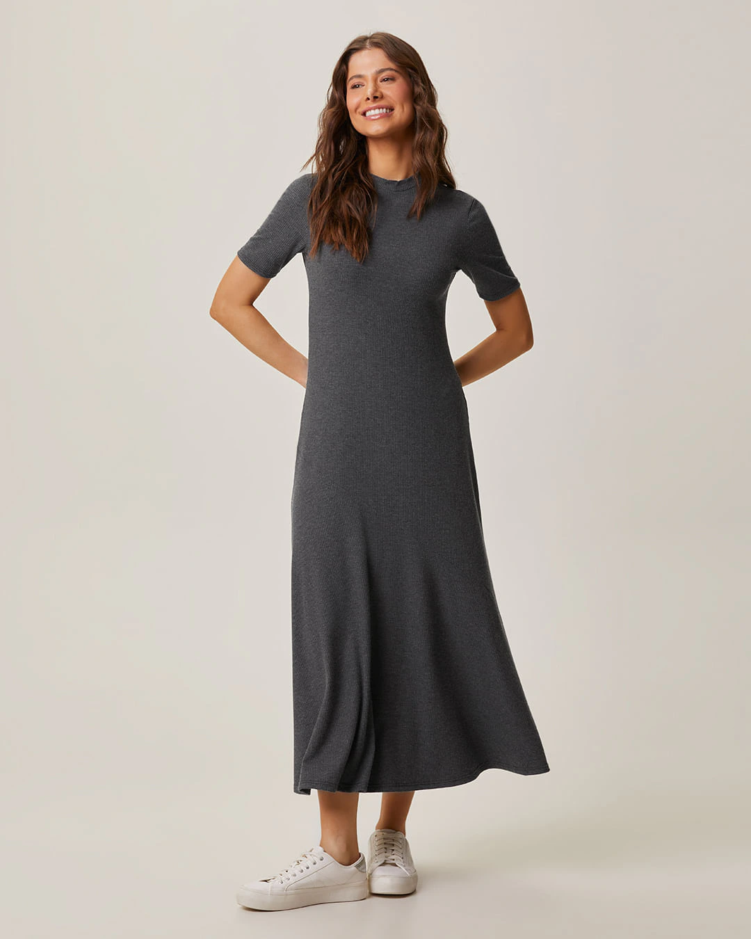 Vestido Midi Feminino Evasê Acinturado Em Malha Canelada Rajada
