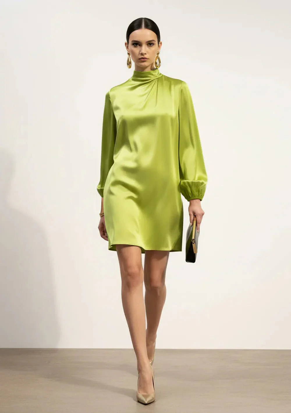 Vestido Solto Gola Alta Manga Longa Curto Verde
