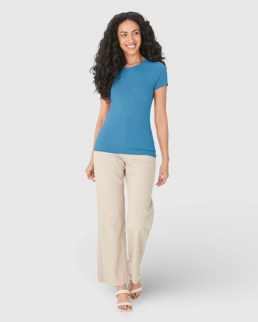 Camiseta Básica Feminina Slim Decote Redondo Em Algodão
