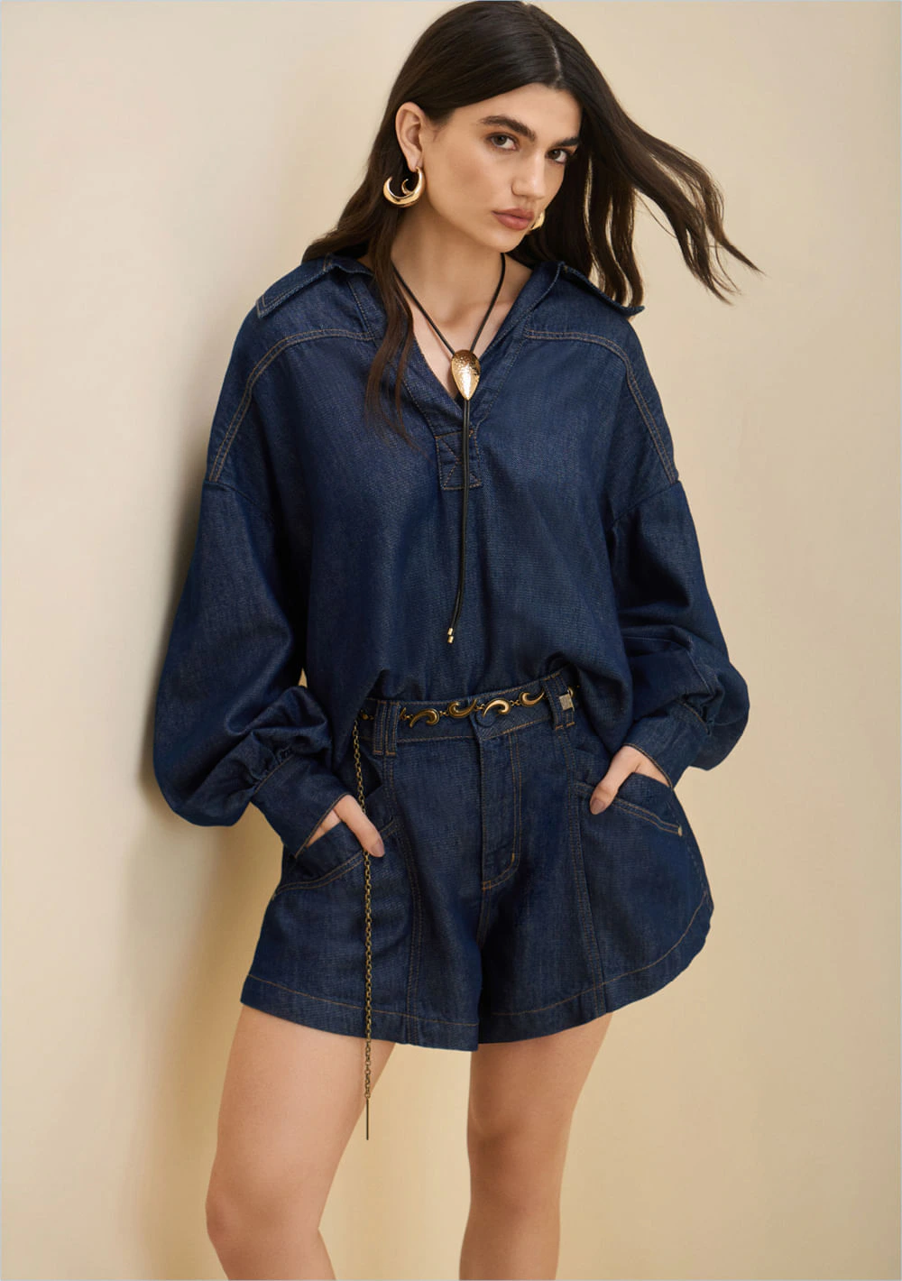 Camisa Morena Rosa Solta Decote V Manga Longa Alongada Azul
