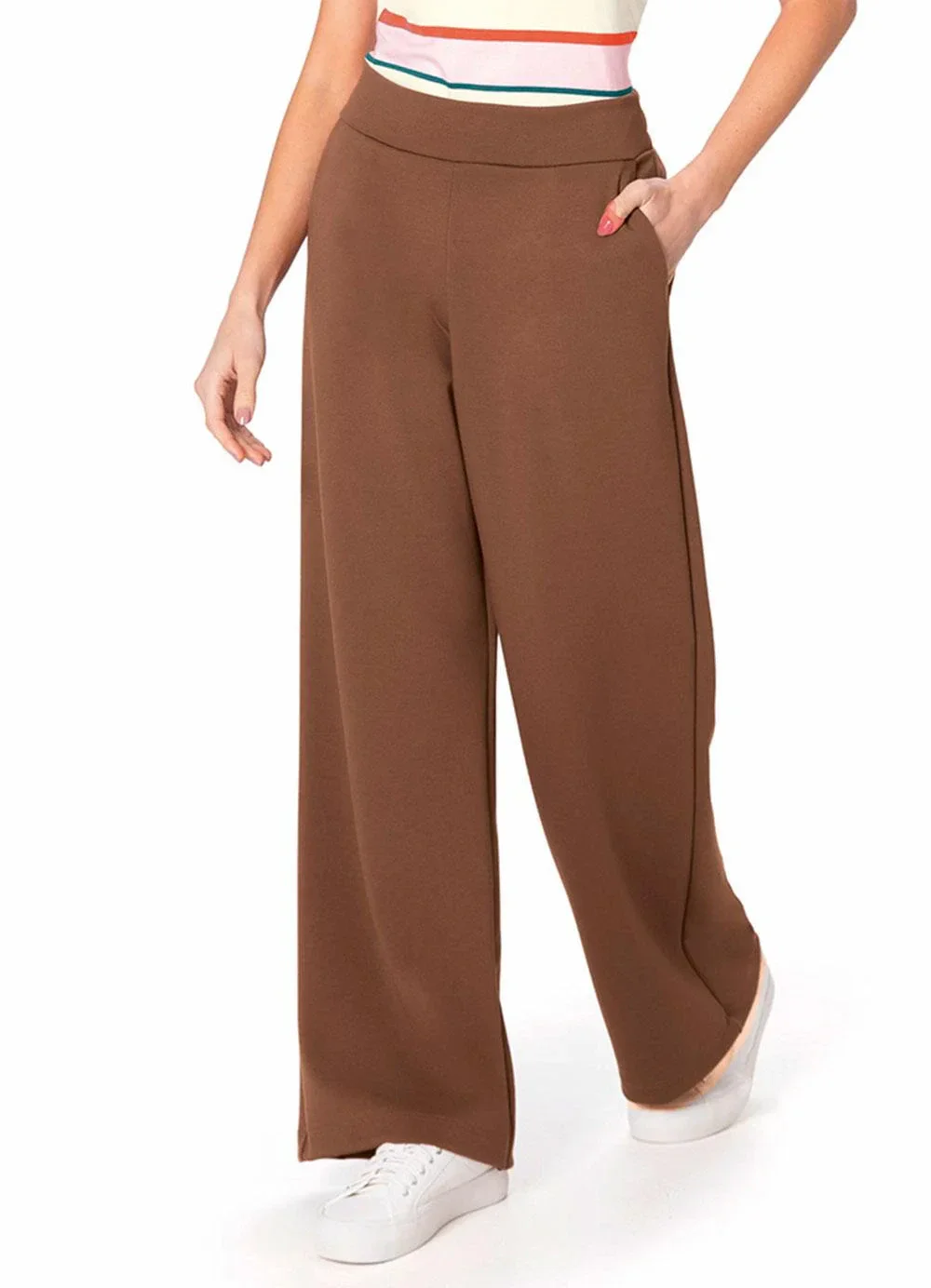 Malwee - Calça Reta em Suedine Premium Marrom