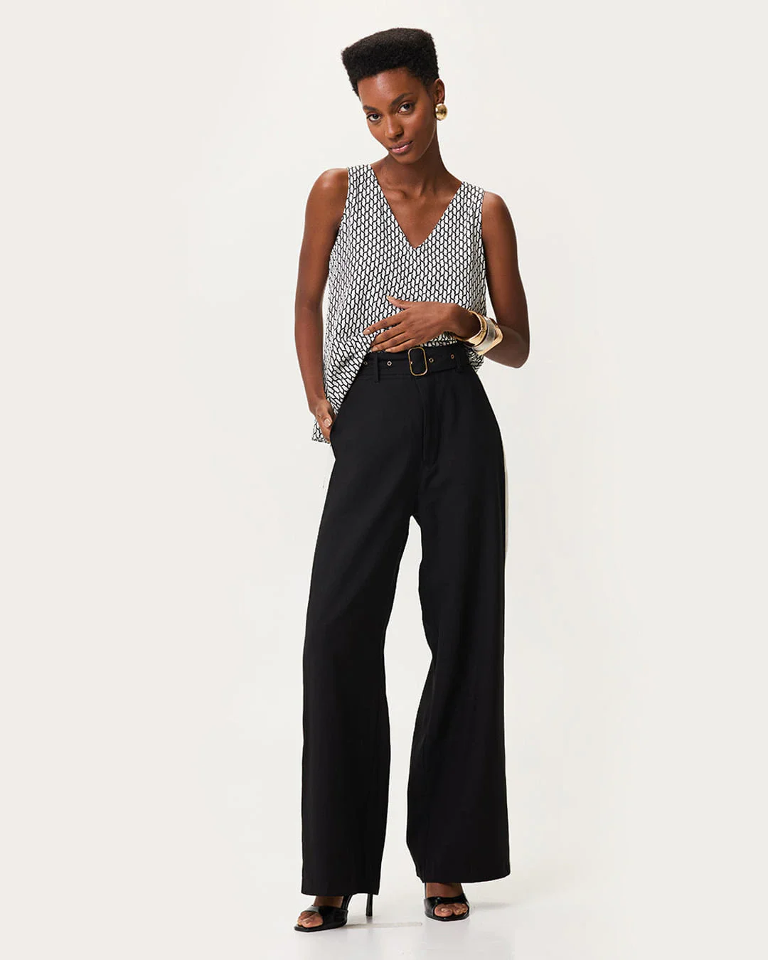 Calça Feminina Reta Recorte Lateral Acompanha Cinto Viscose Sarjada - ENFIM