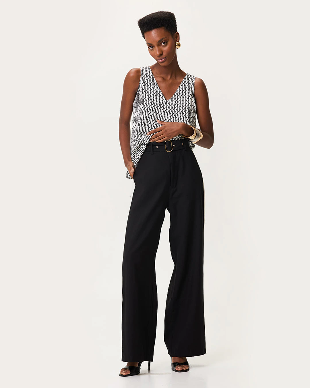 Calça Feminina Reta Recorte Lateral Acompanha Cinto Viscose Sarjada - ENFIM