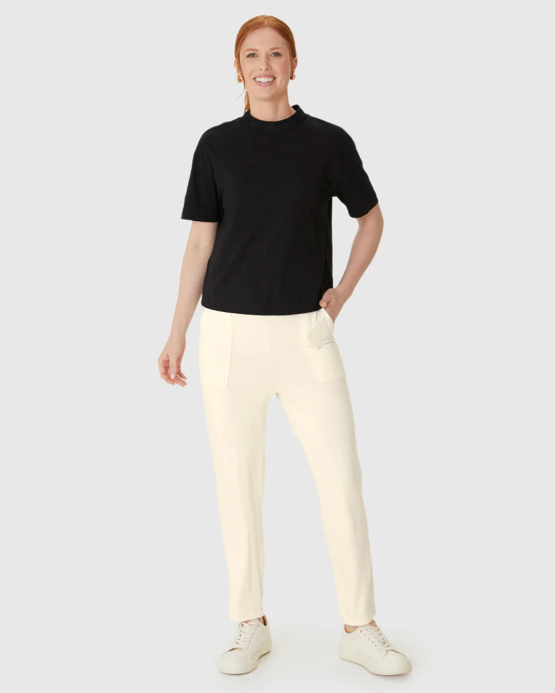 Calça Feminina Carrot Bolso Funcional Em Moletinho De Viscose