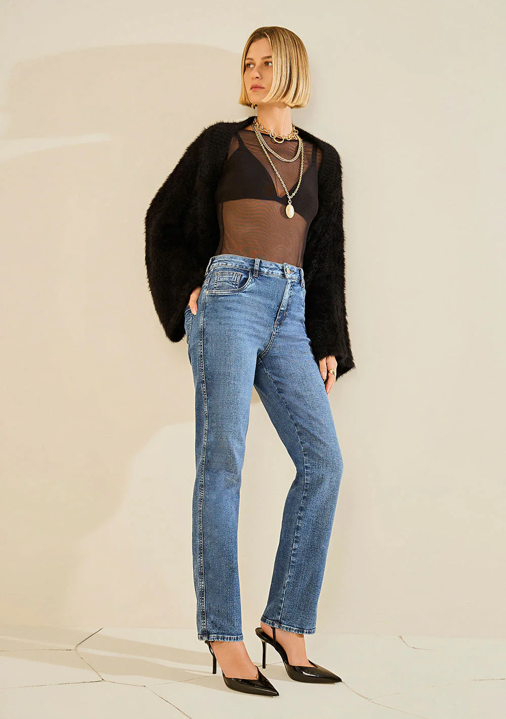 Casaco Morena Rosa Solto Manga Longa Cropped Preto