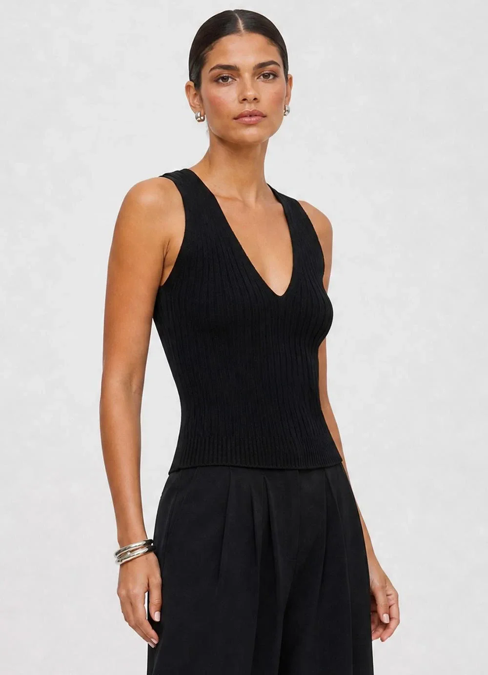 Dianna - Regata Feminina Trico Decote V Preto
