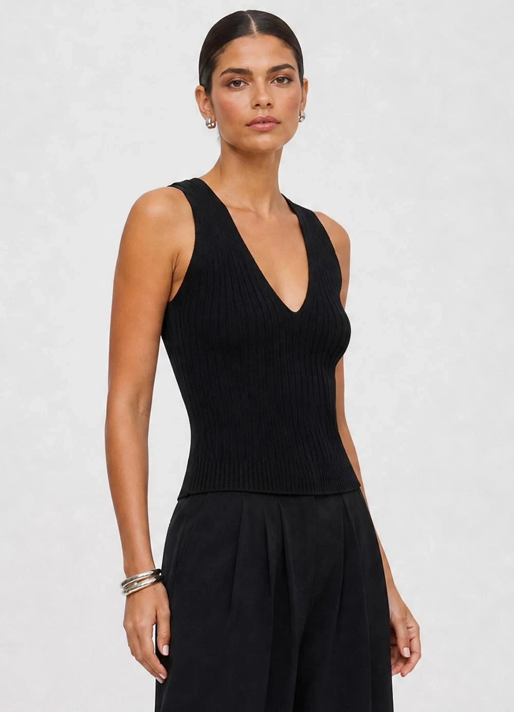 Dianna - Regata Feminina Trico Decote V Preto