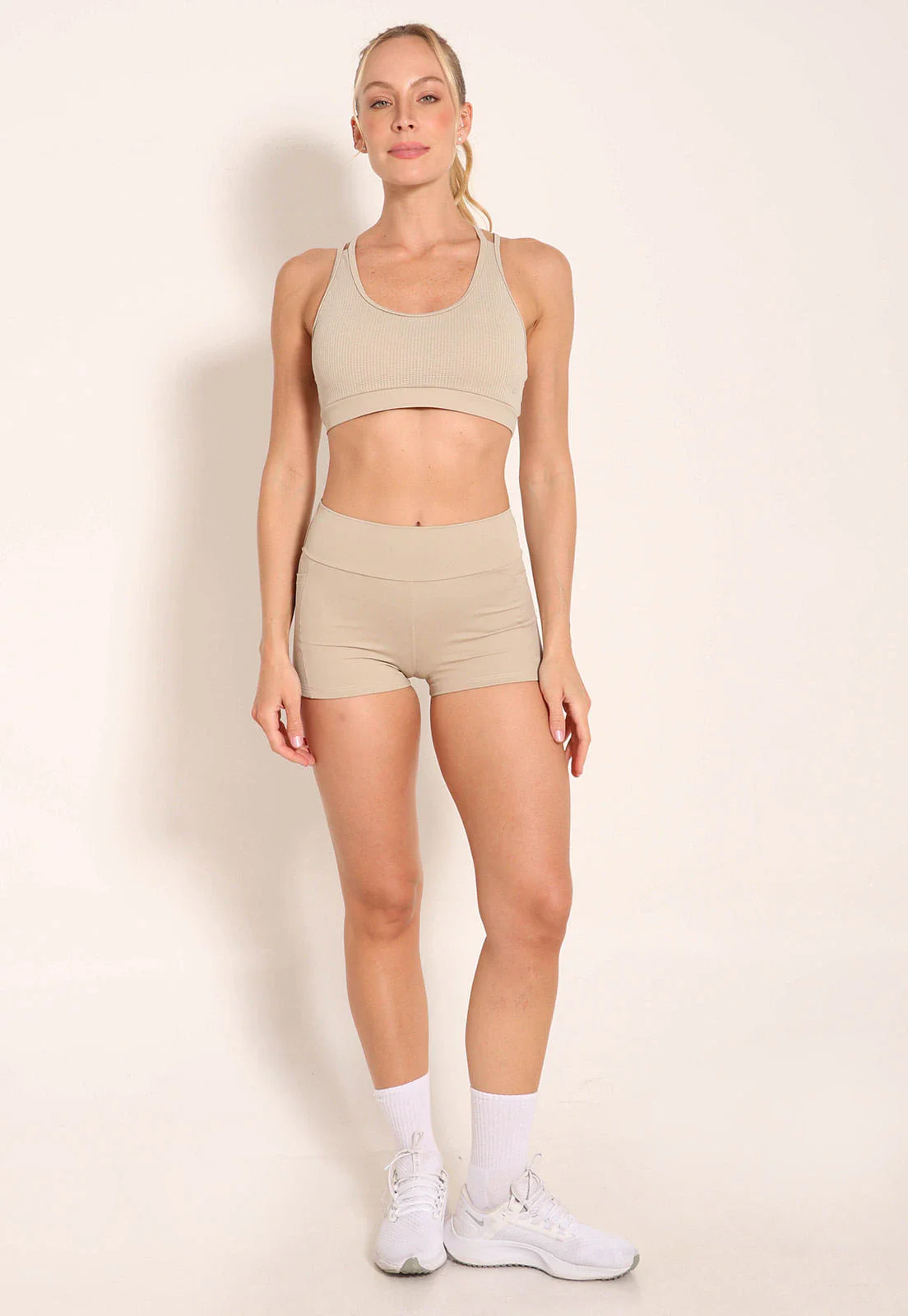 Shorts Fitness Compress Com Bolsos Laterais