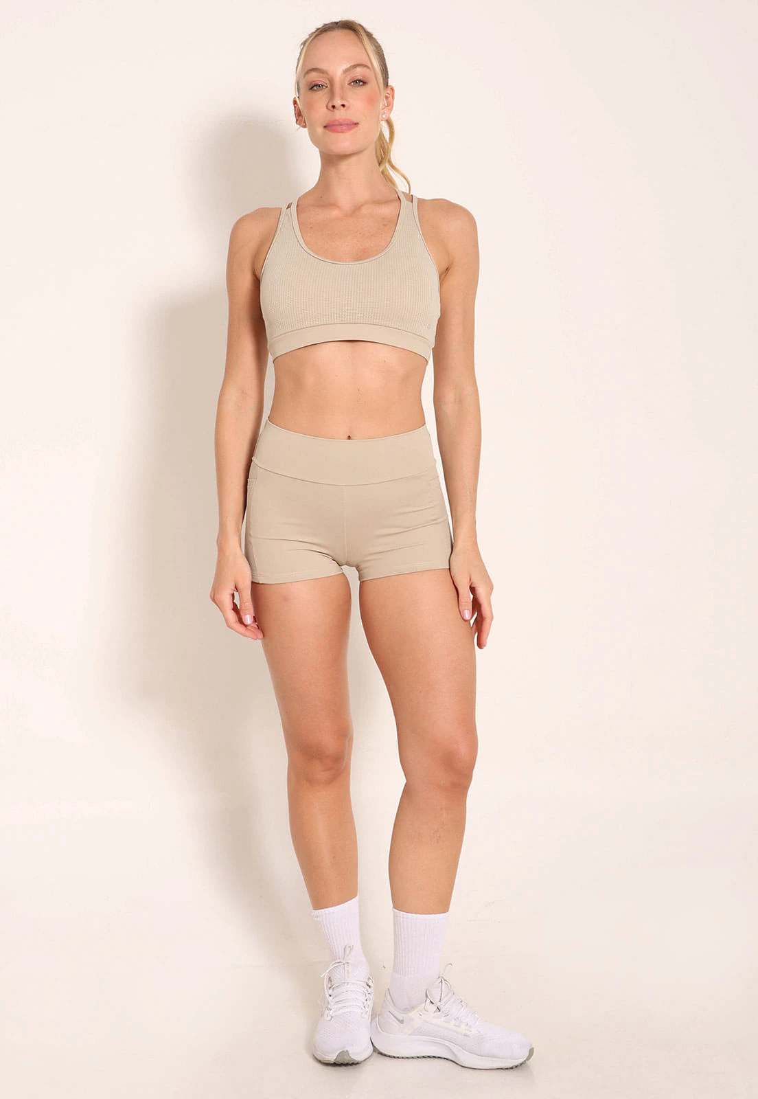 Shorts Fitness Compress Com Bolsos Laterais